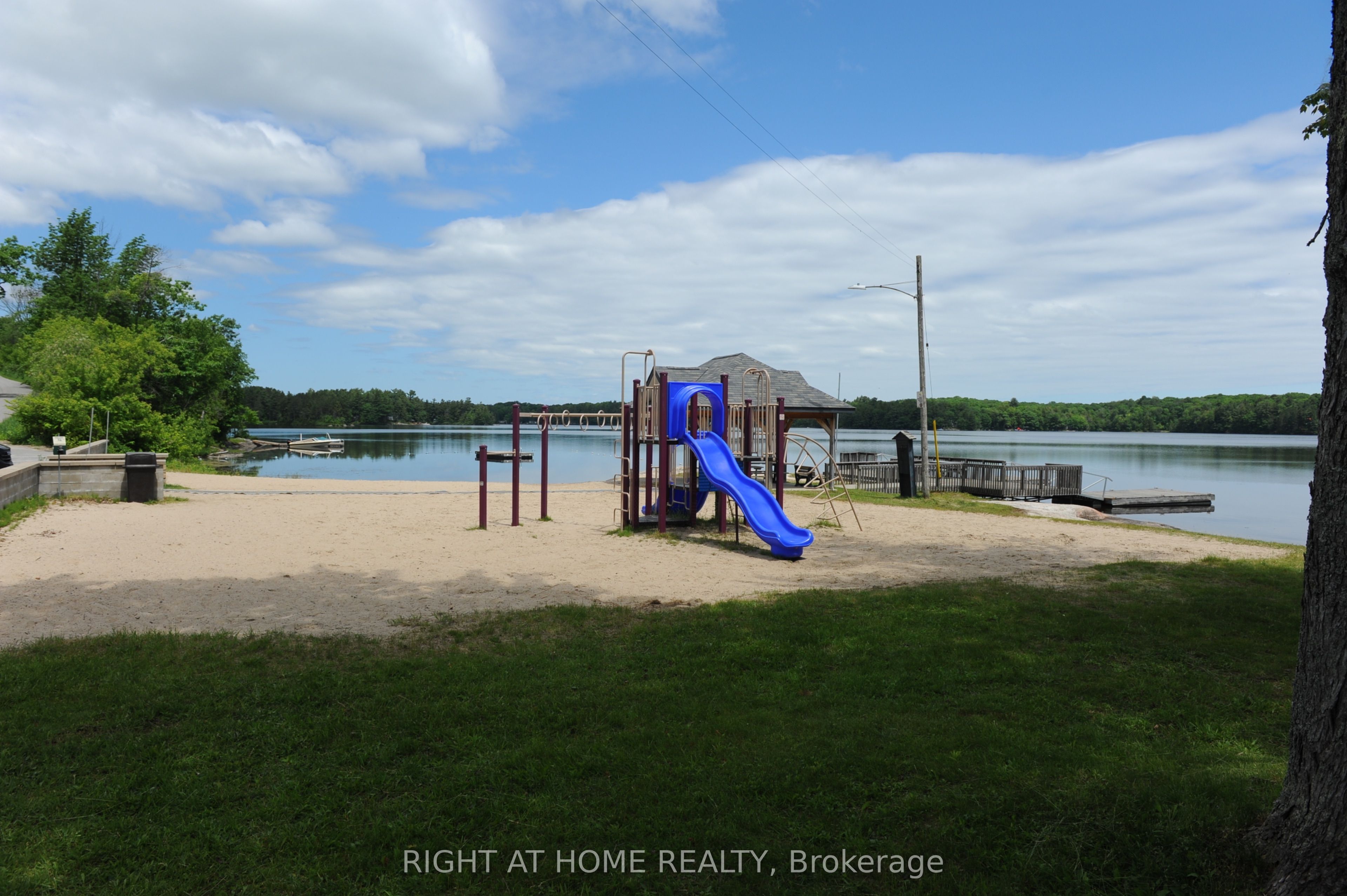 22 Hawkins Point Property Photo 29