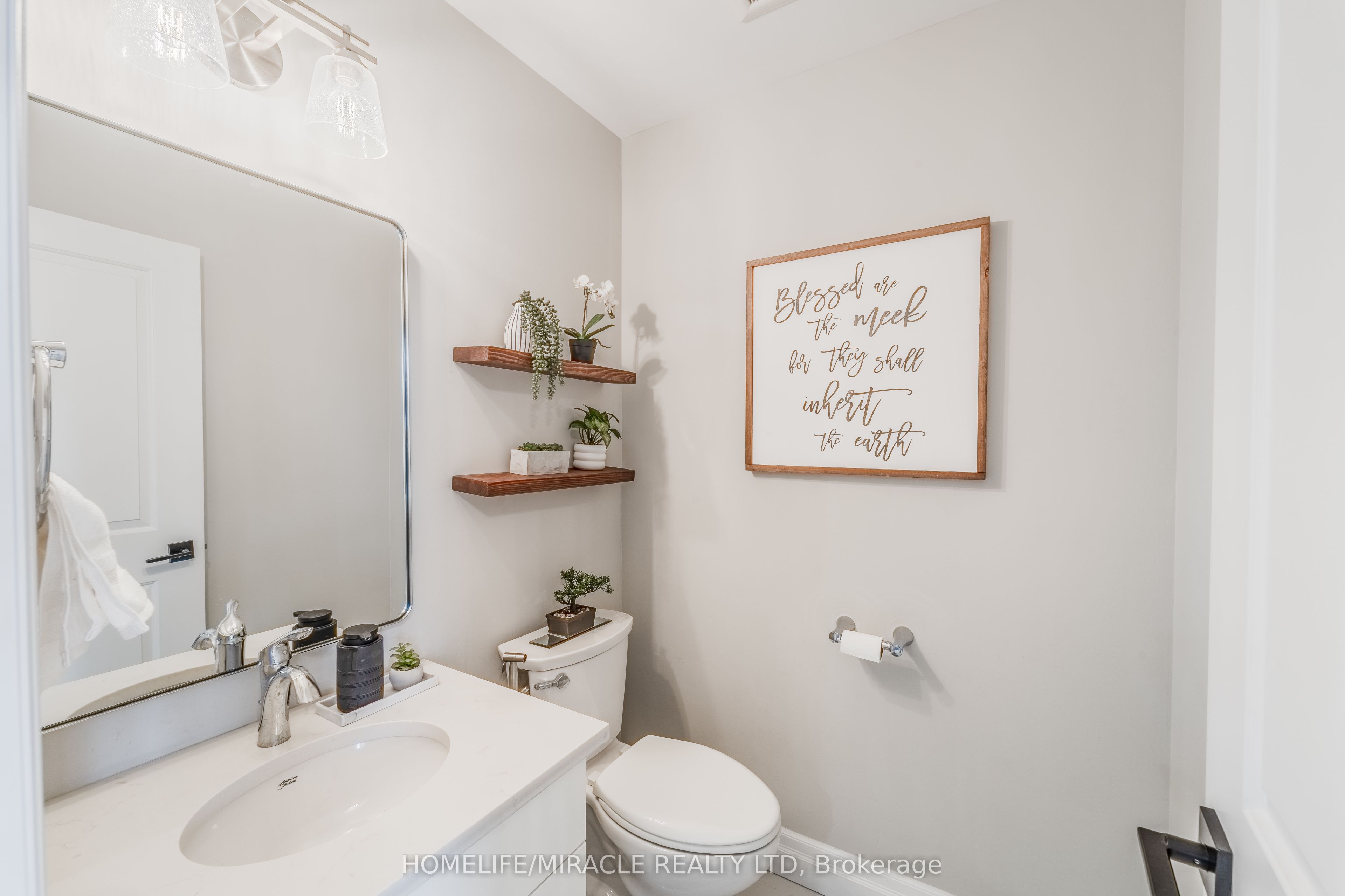 245 Tamarack Boulevard Property Photo 14