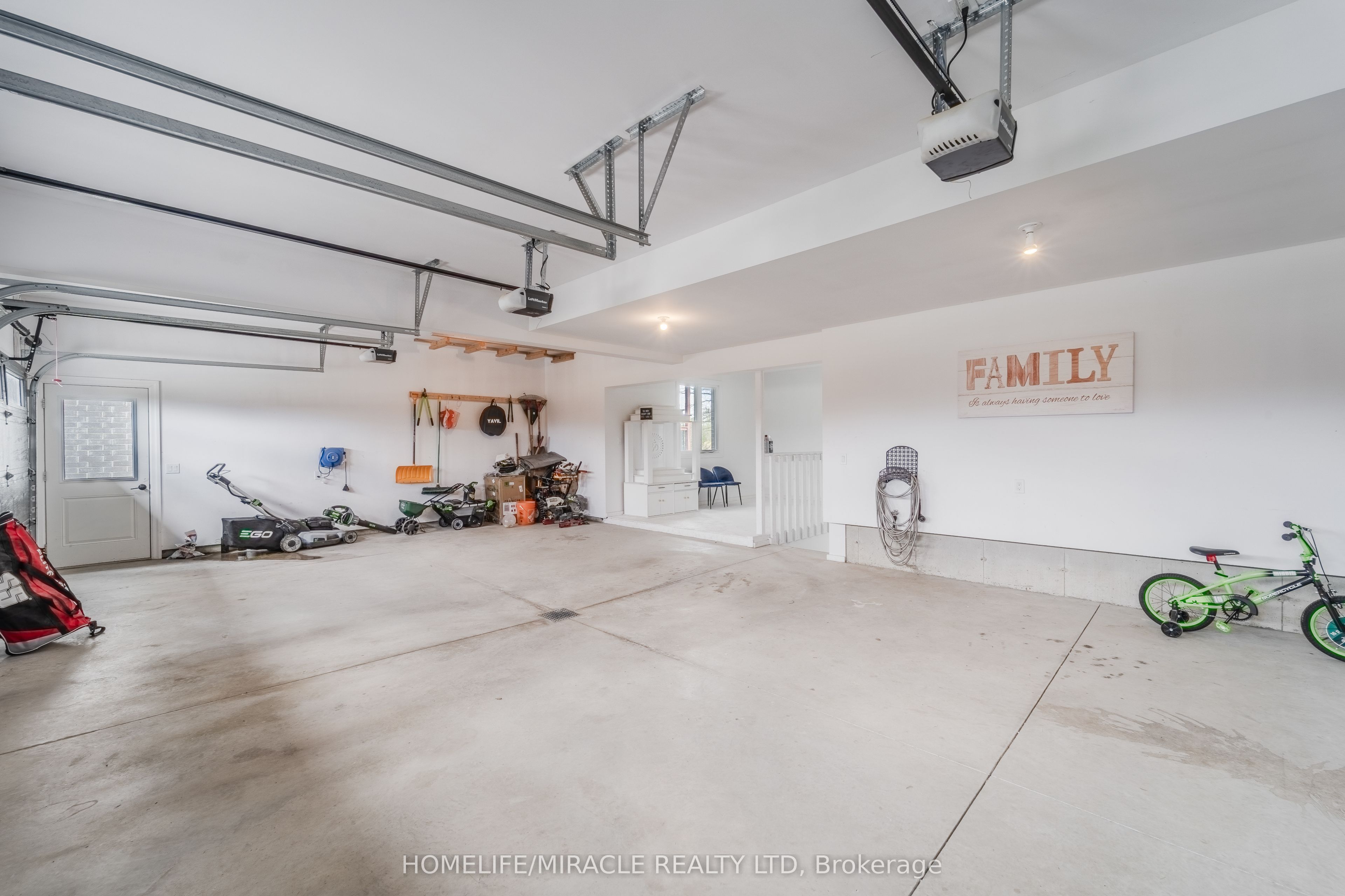 245 Tamarack Boulevard Property Photo 19