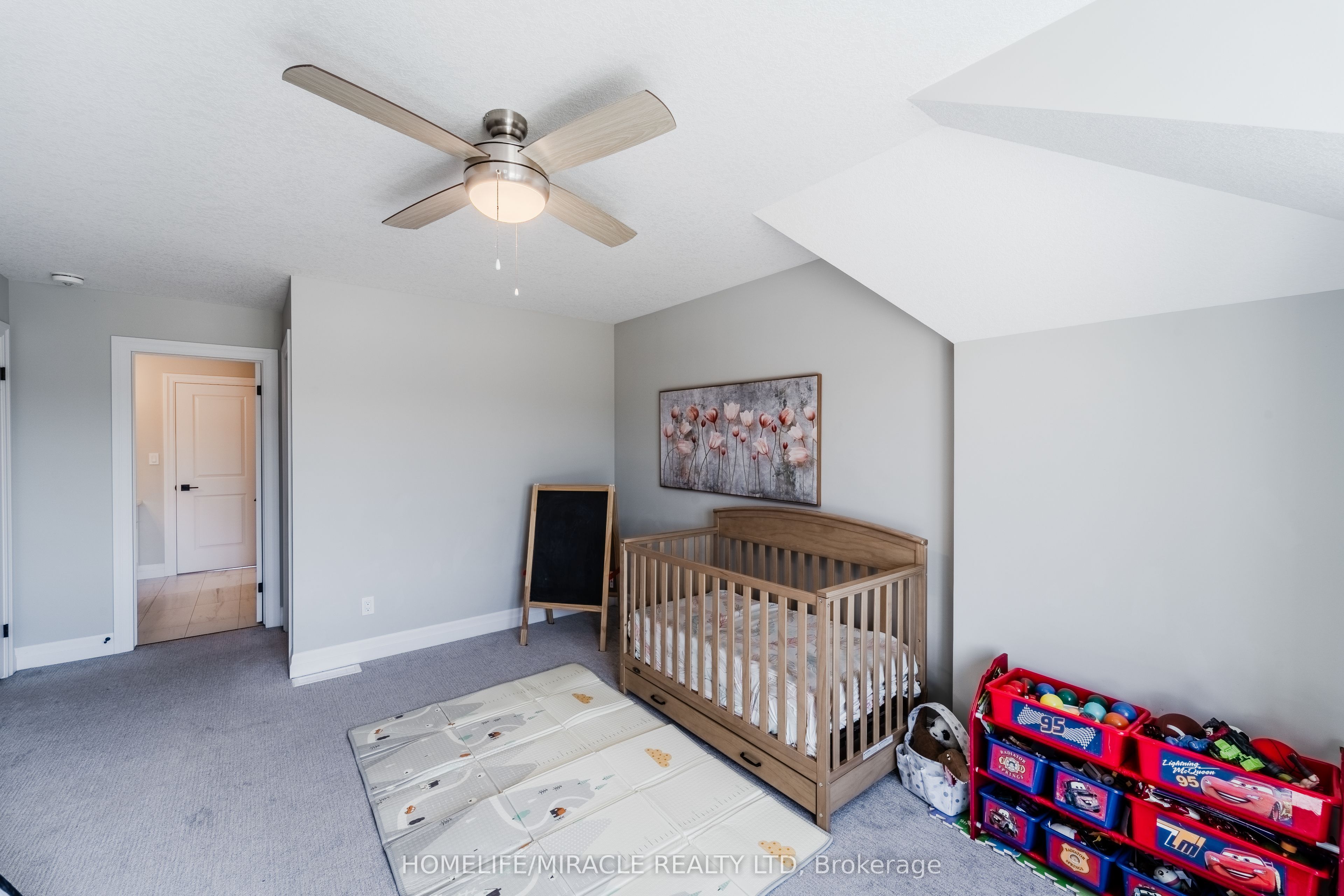 245 Tamarack Boulevard Property Photo 23