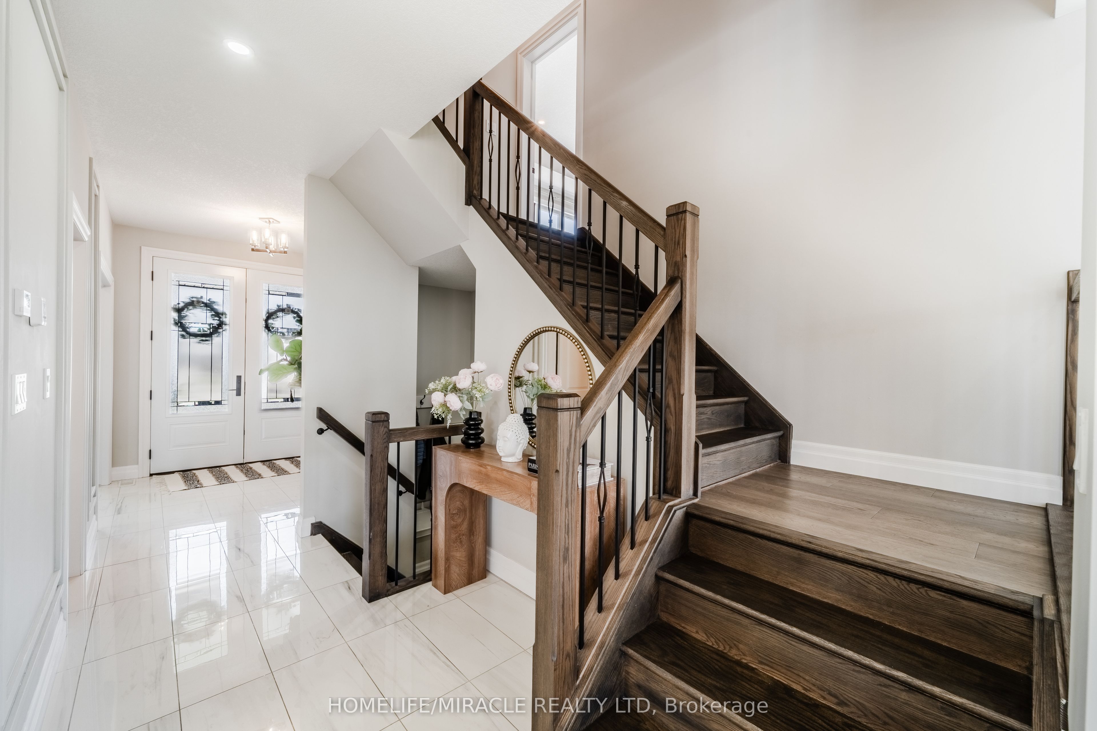 245 Tamarack Boulevard Property Photo 26