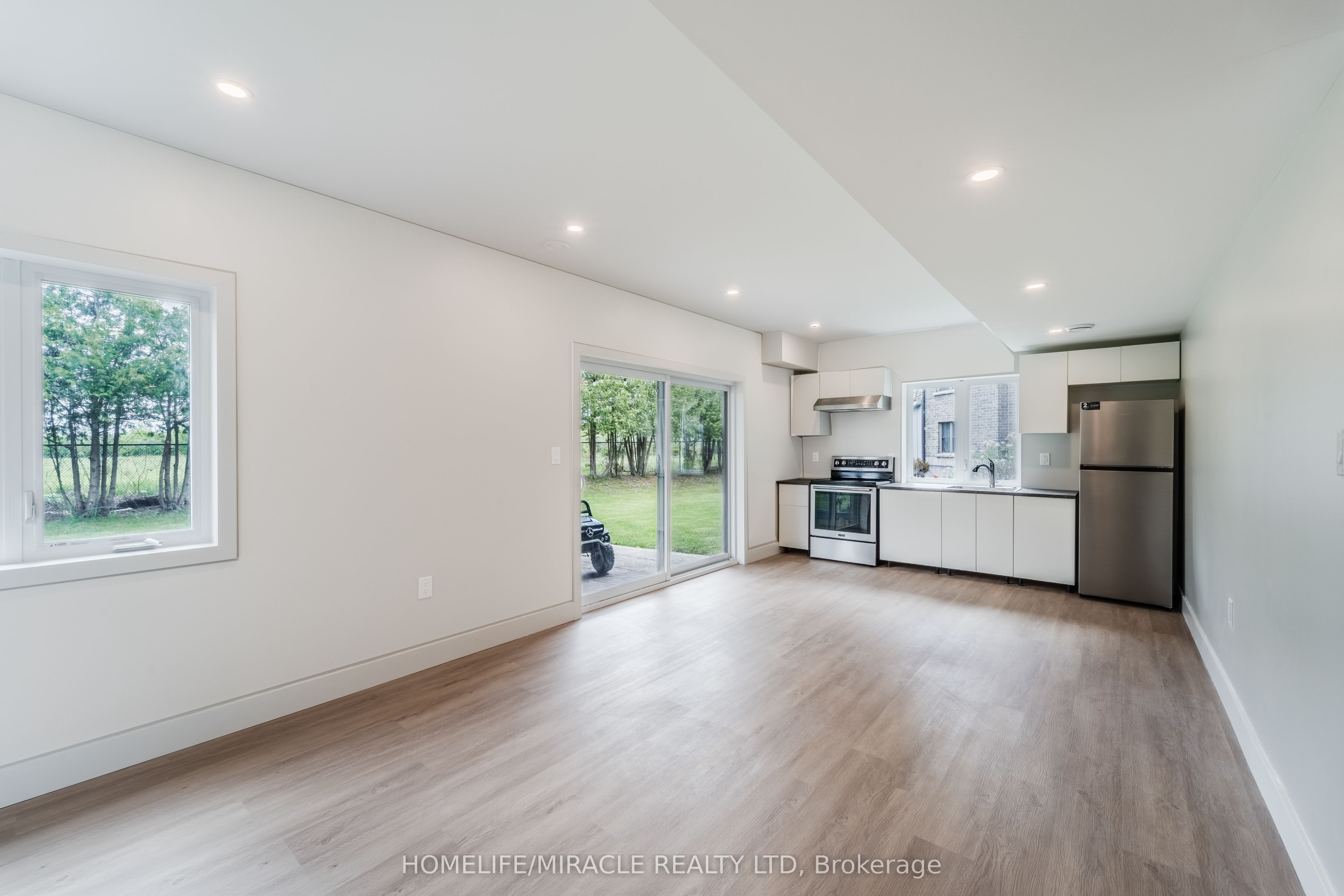 245 Tamarack Boulevard Property Photo 27