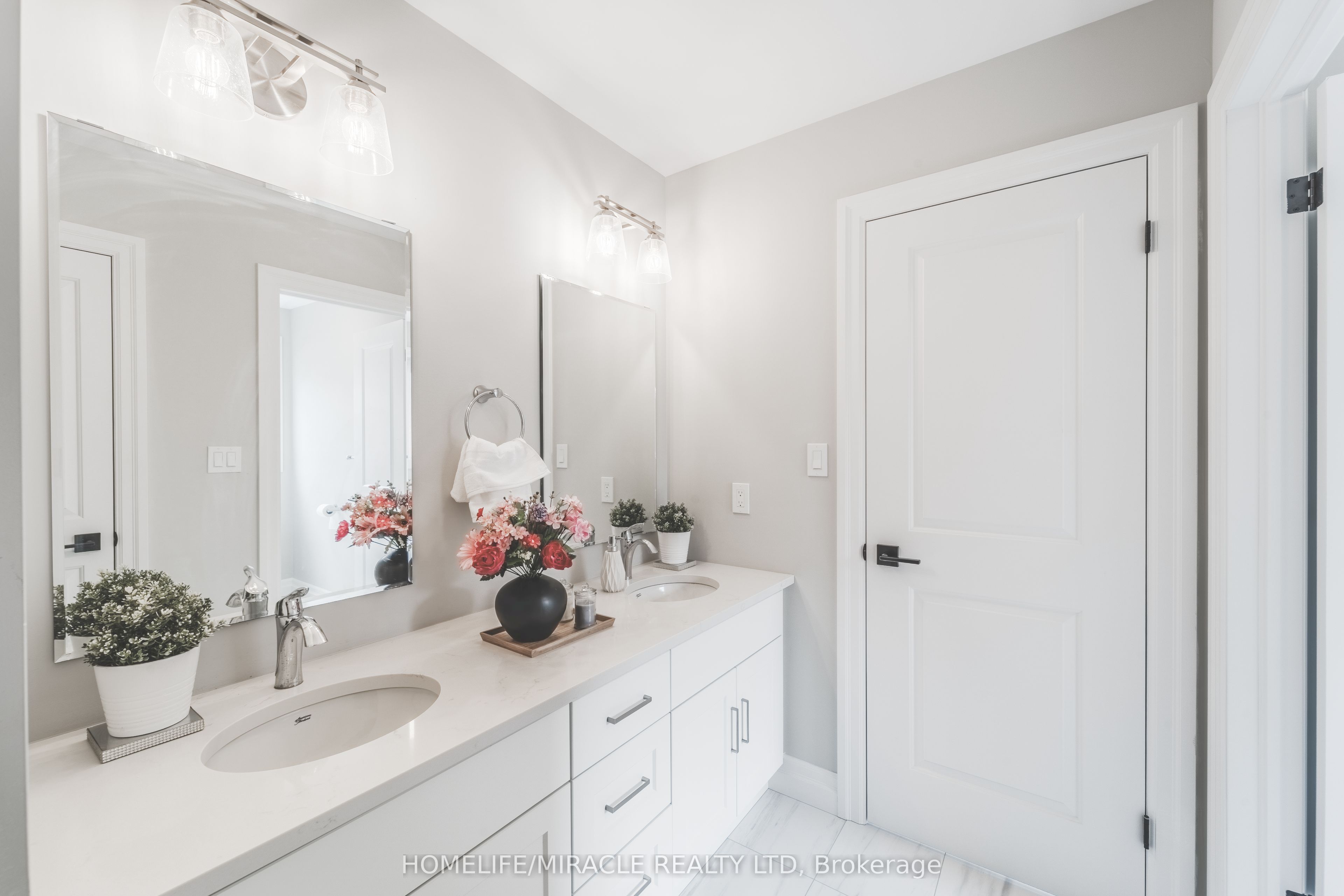 245 Tamarack Boulevard Property Photo 39