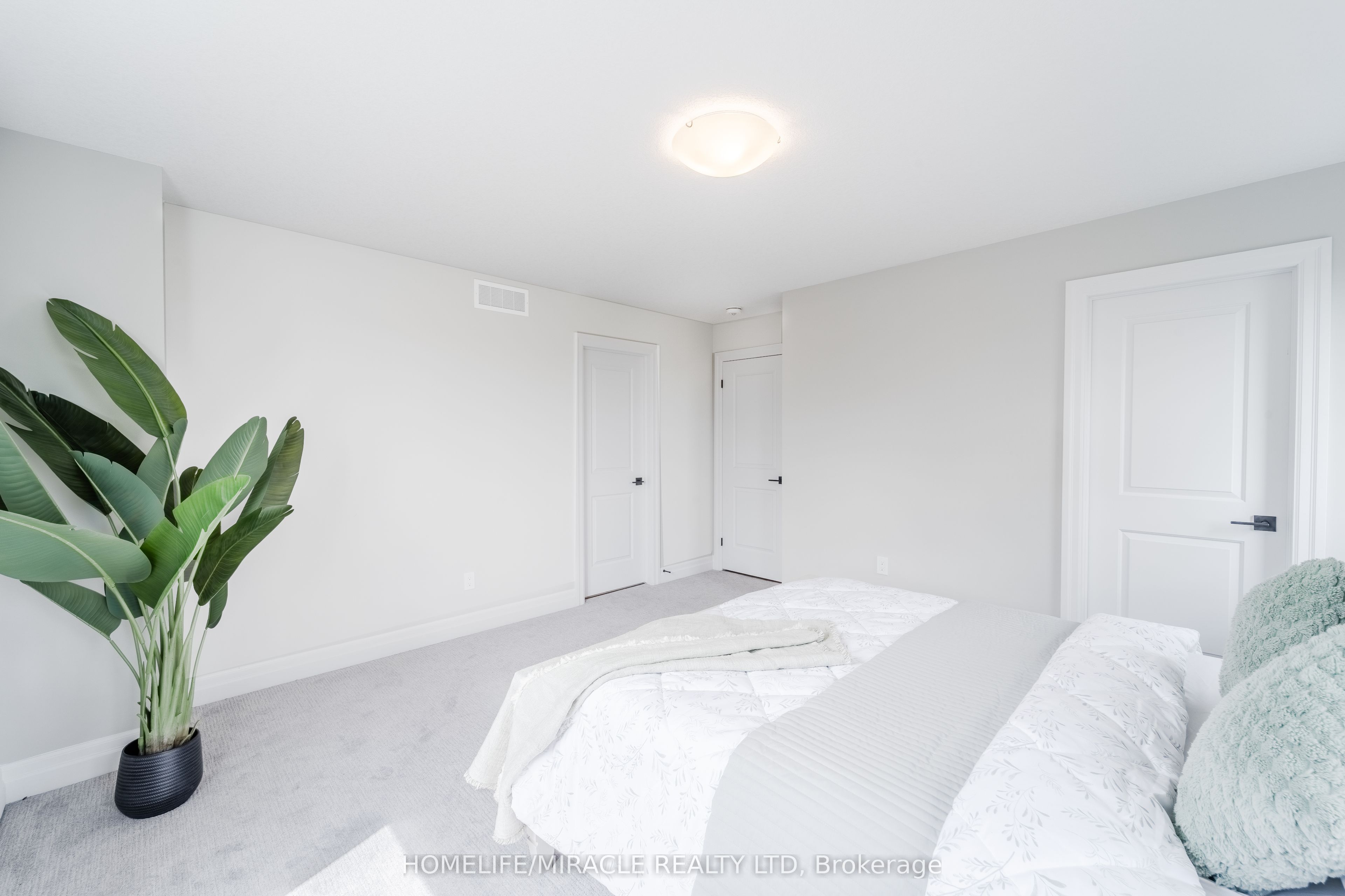 245 Tamarack Boulevard Property Photo 41
