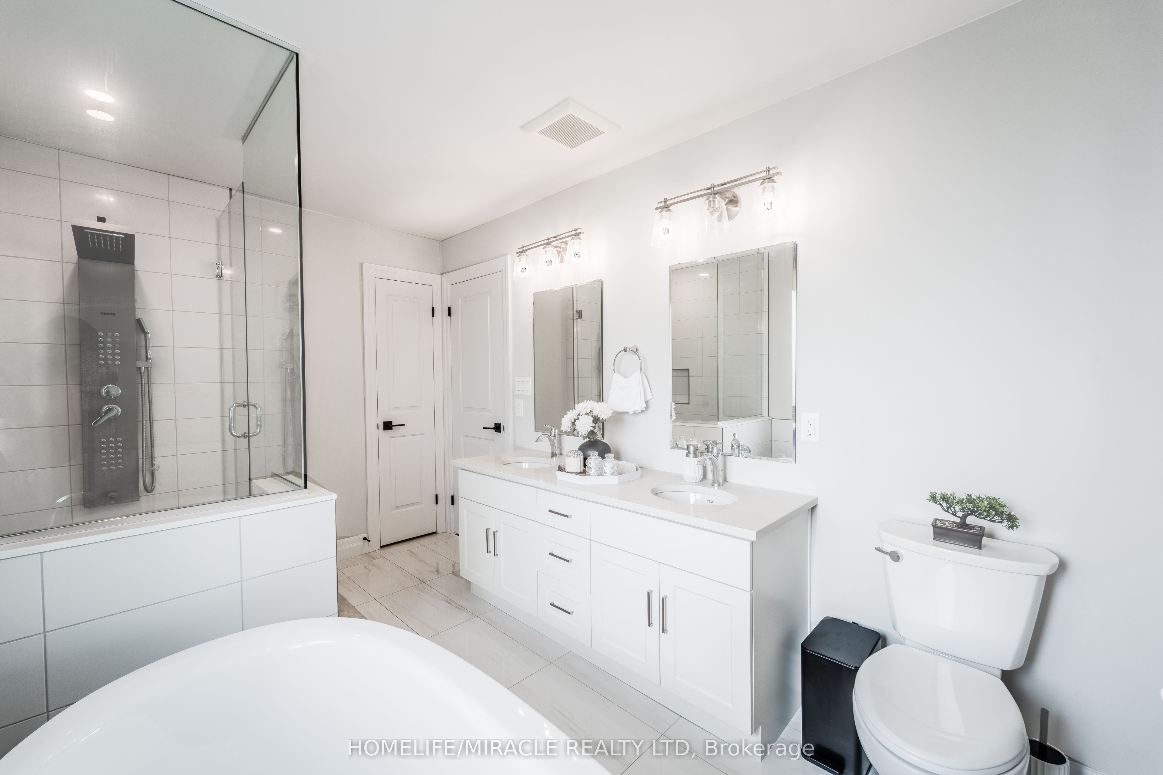 245 Tamarack Boulevard Property Photo 47