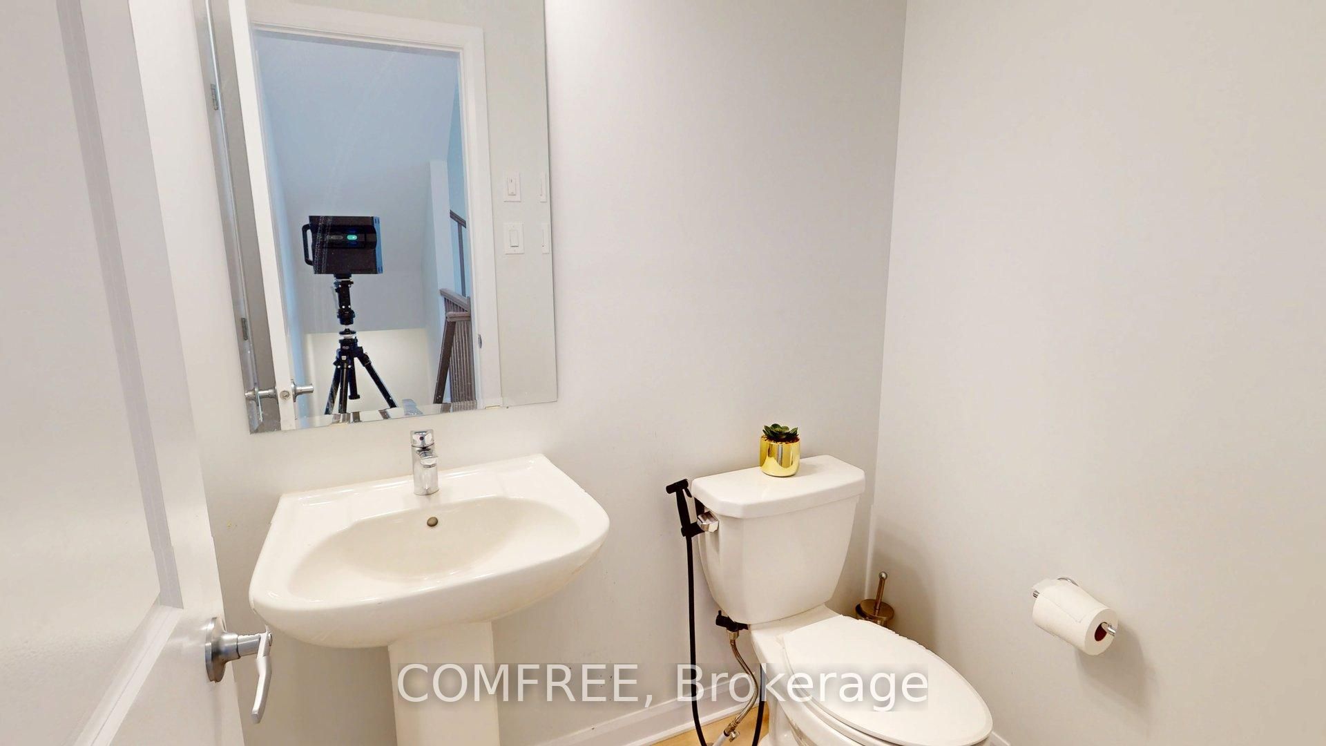 272 Elsie Macgill Walk Property Photo 5