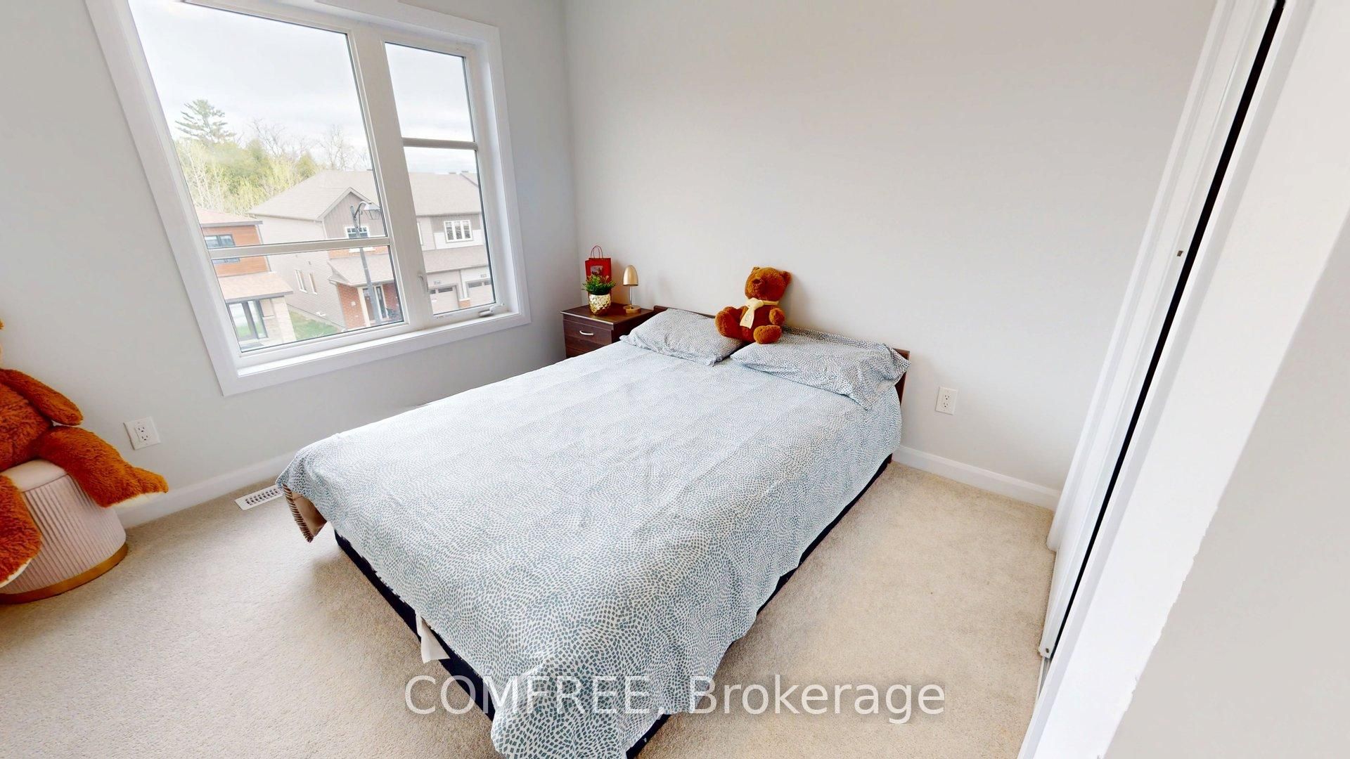 272 Elsie Macgill Walk Property Photo 17