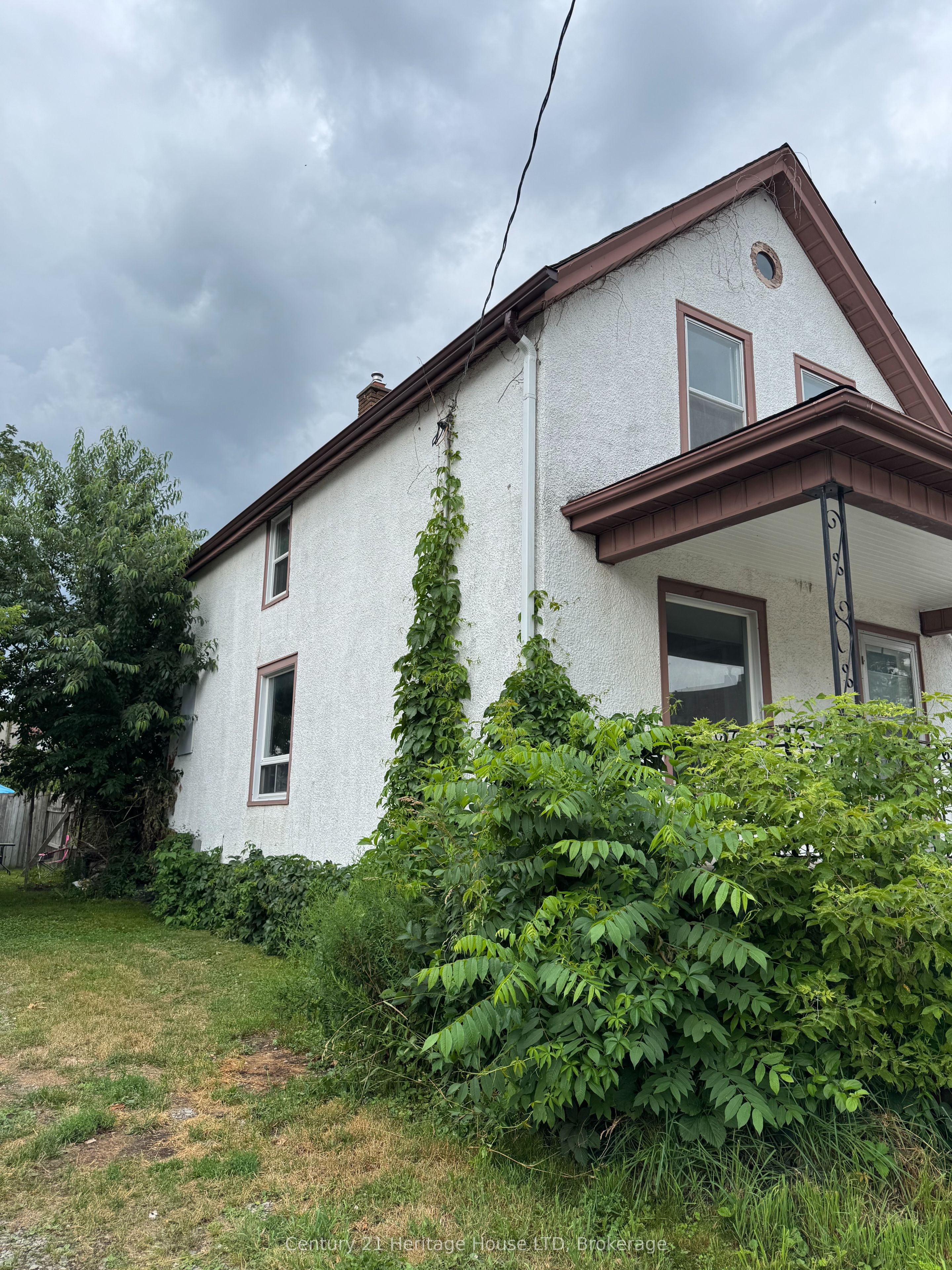4688 Ryerson Crescent Property Photo 4