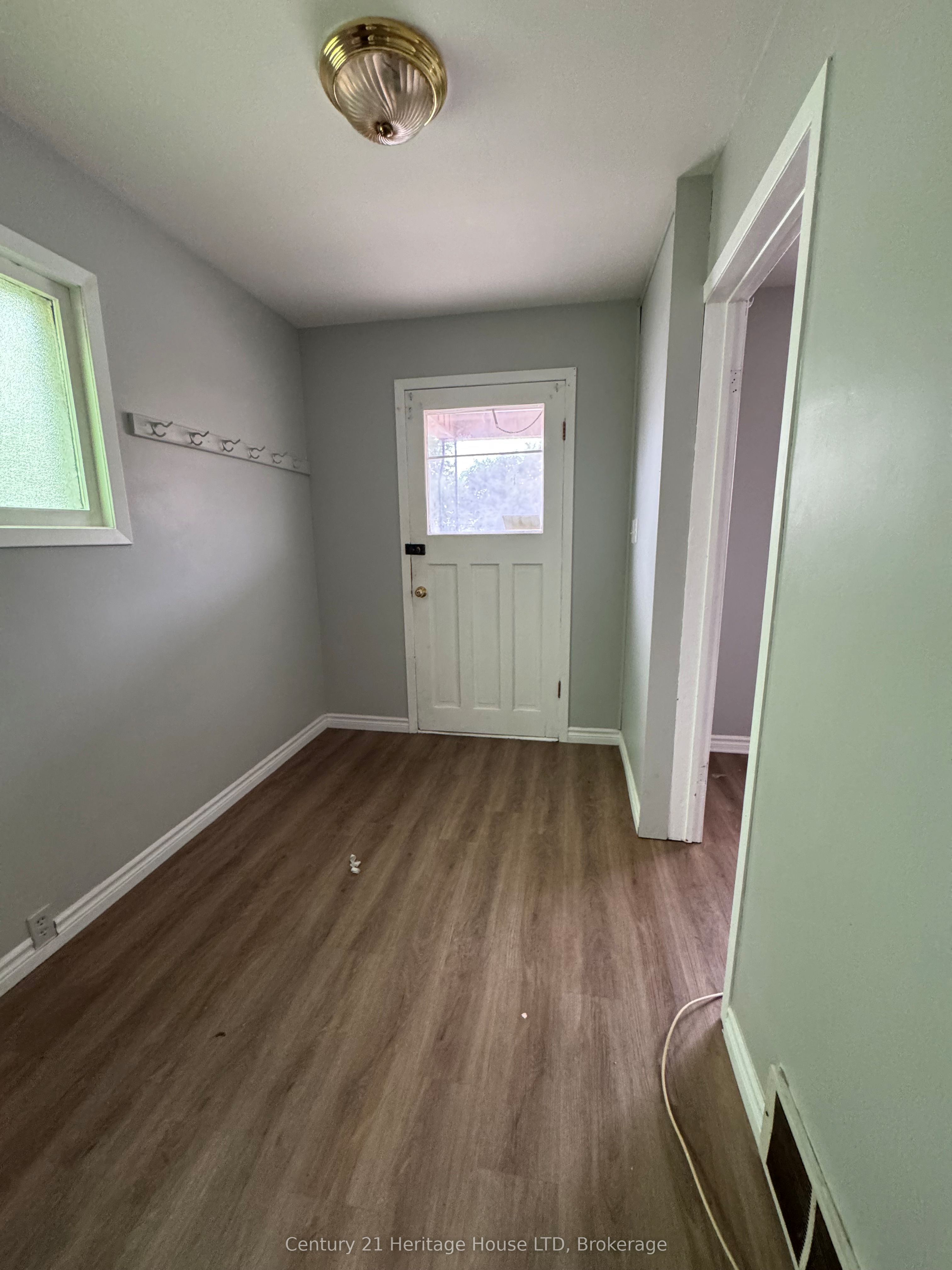 4688 Ryerson Crescent Property Photo 6