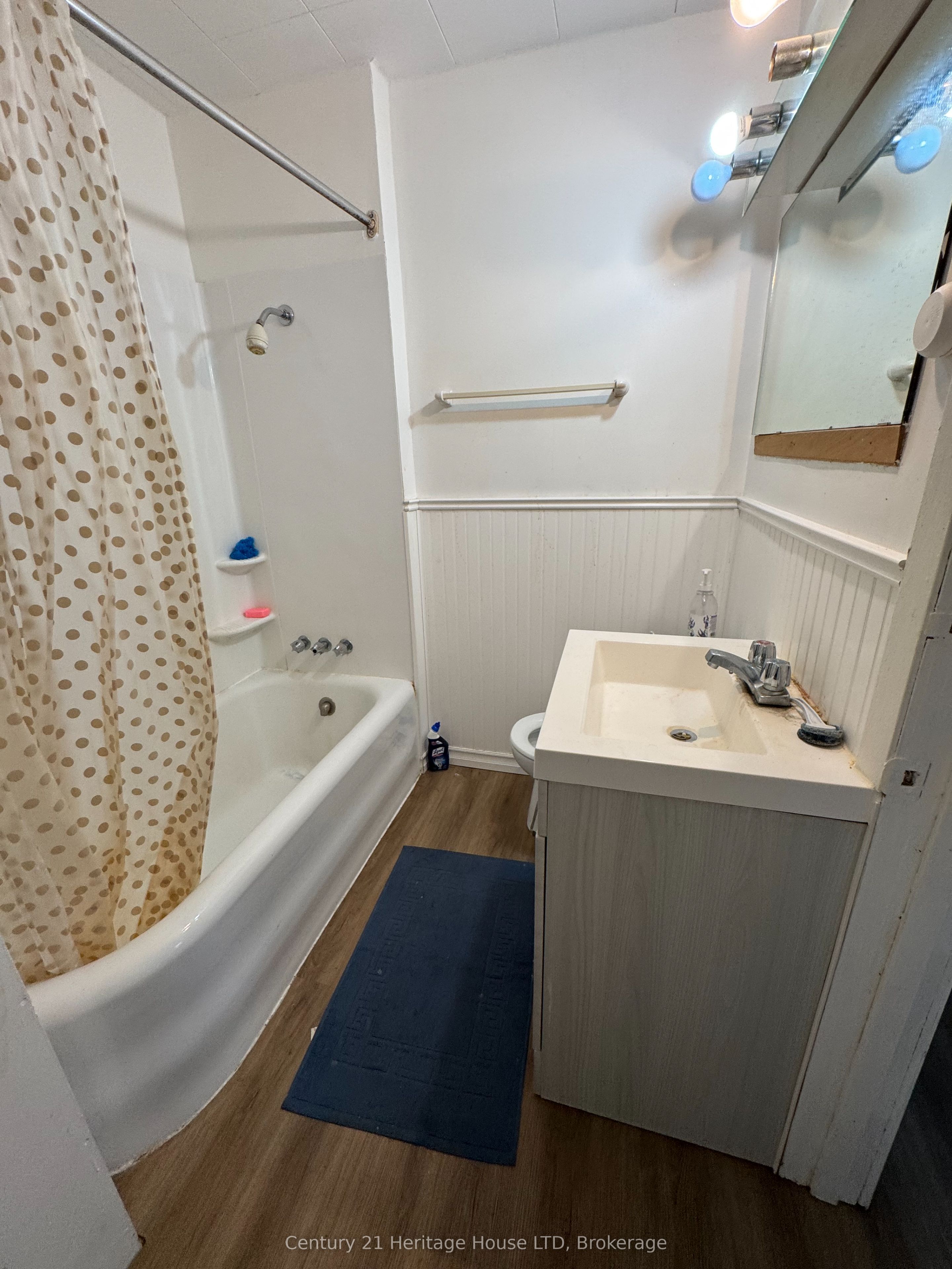 4688 Ryerson Crescent Property Photo 11