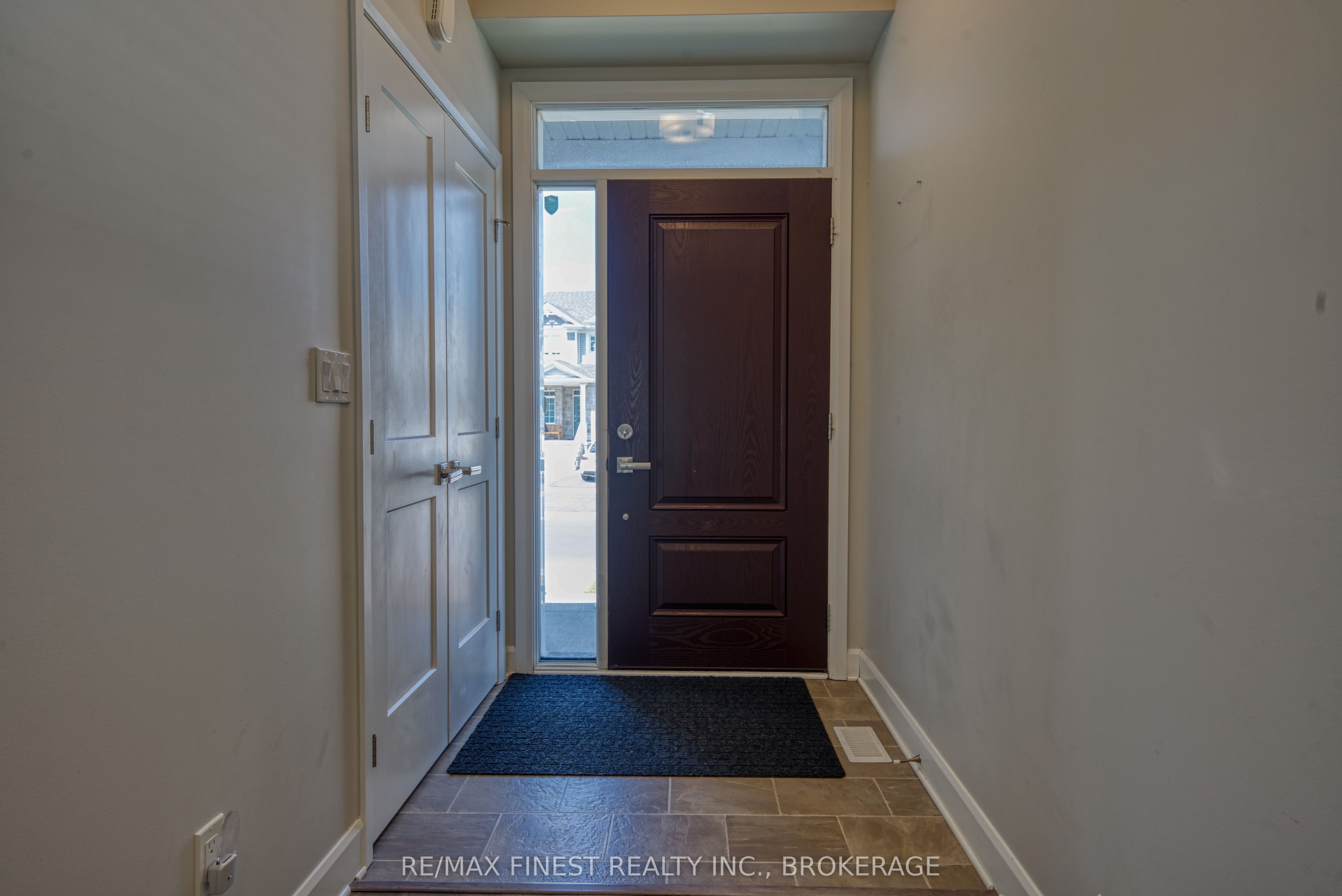 1372 Andersen Drive Property Photo 3