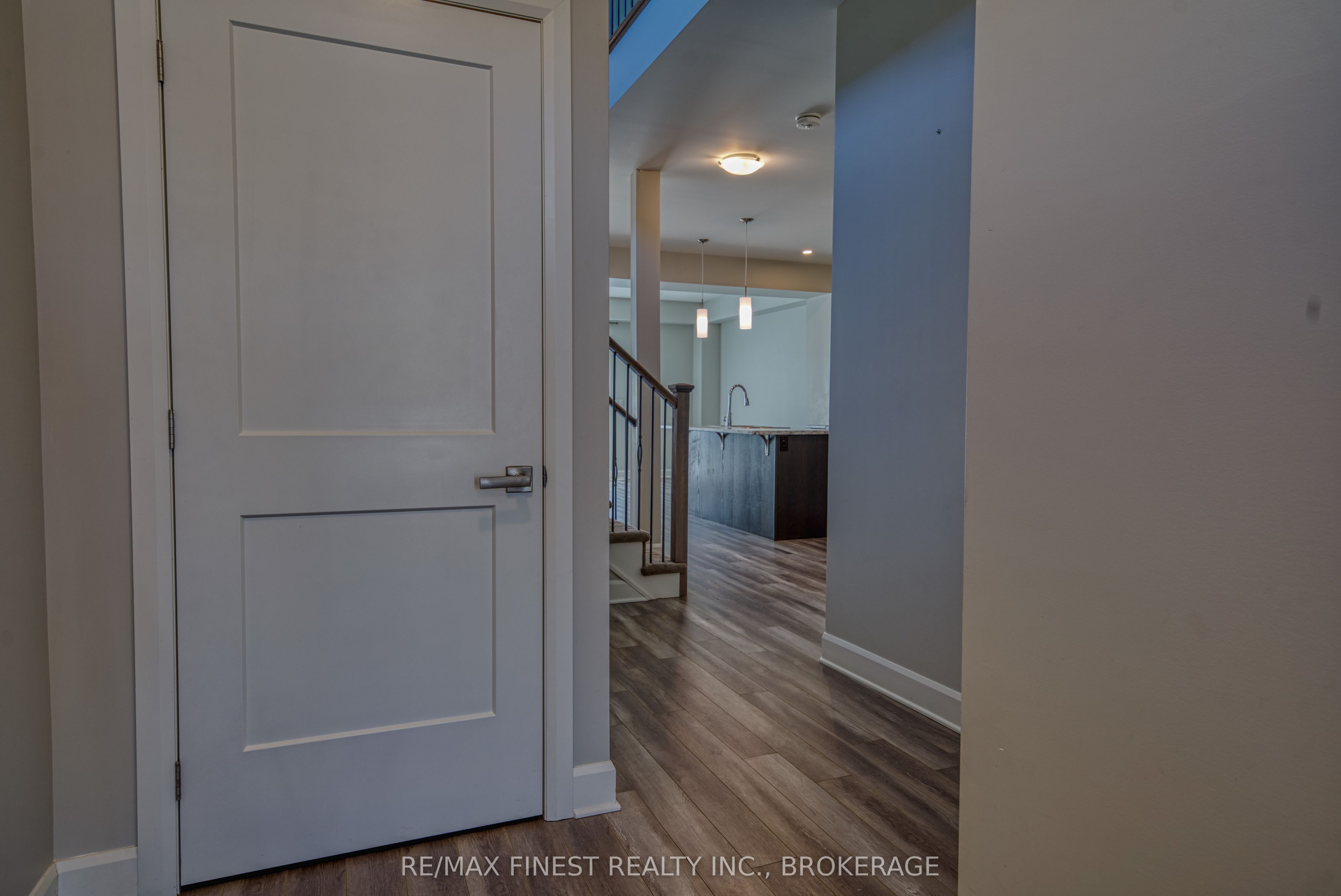 1372 Andersen Drive Property Photo 4