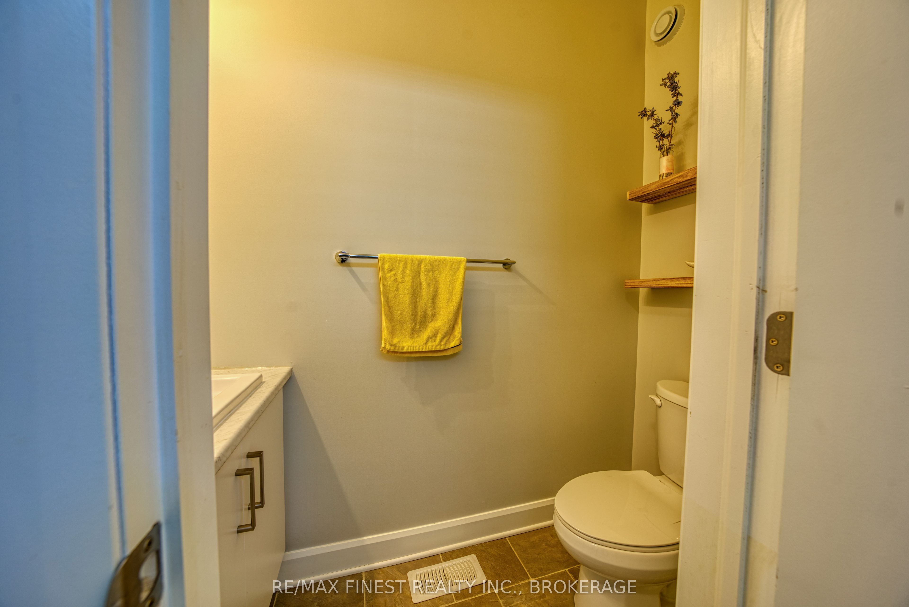 1372 Andersen Drive Property Photo 5