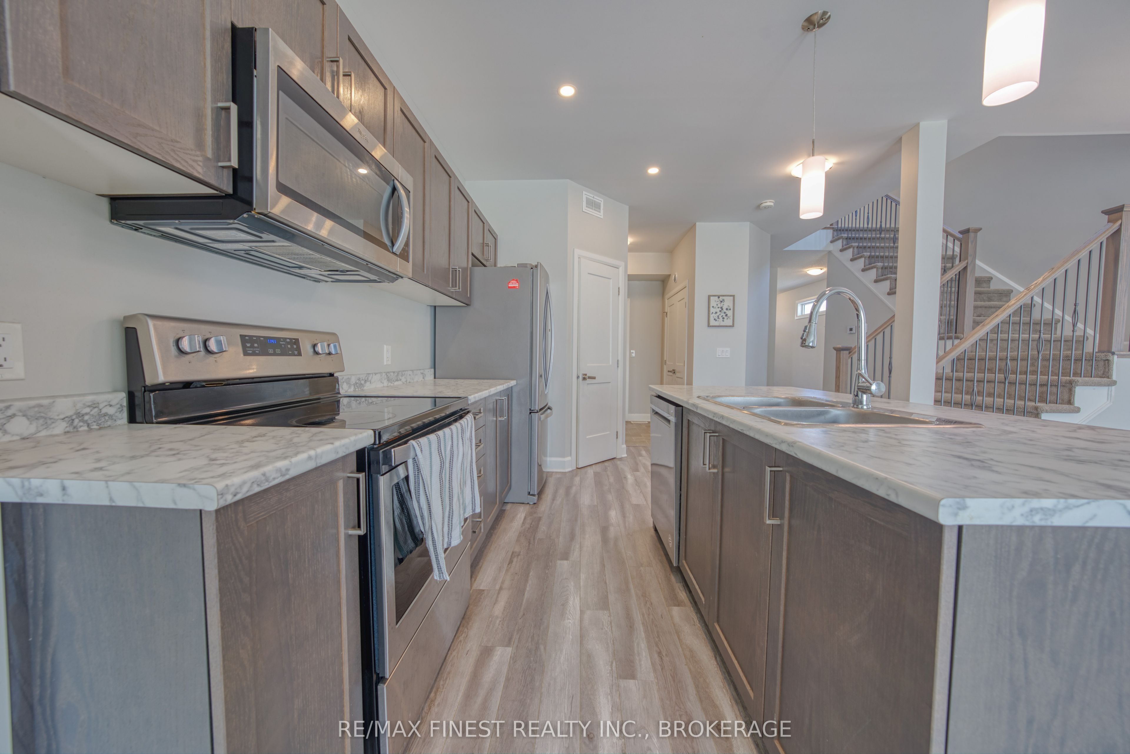 1372 Andersen Drive Property Photo 10