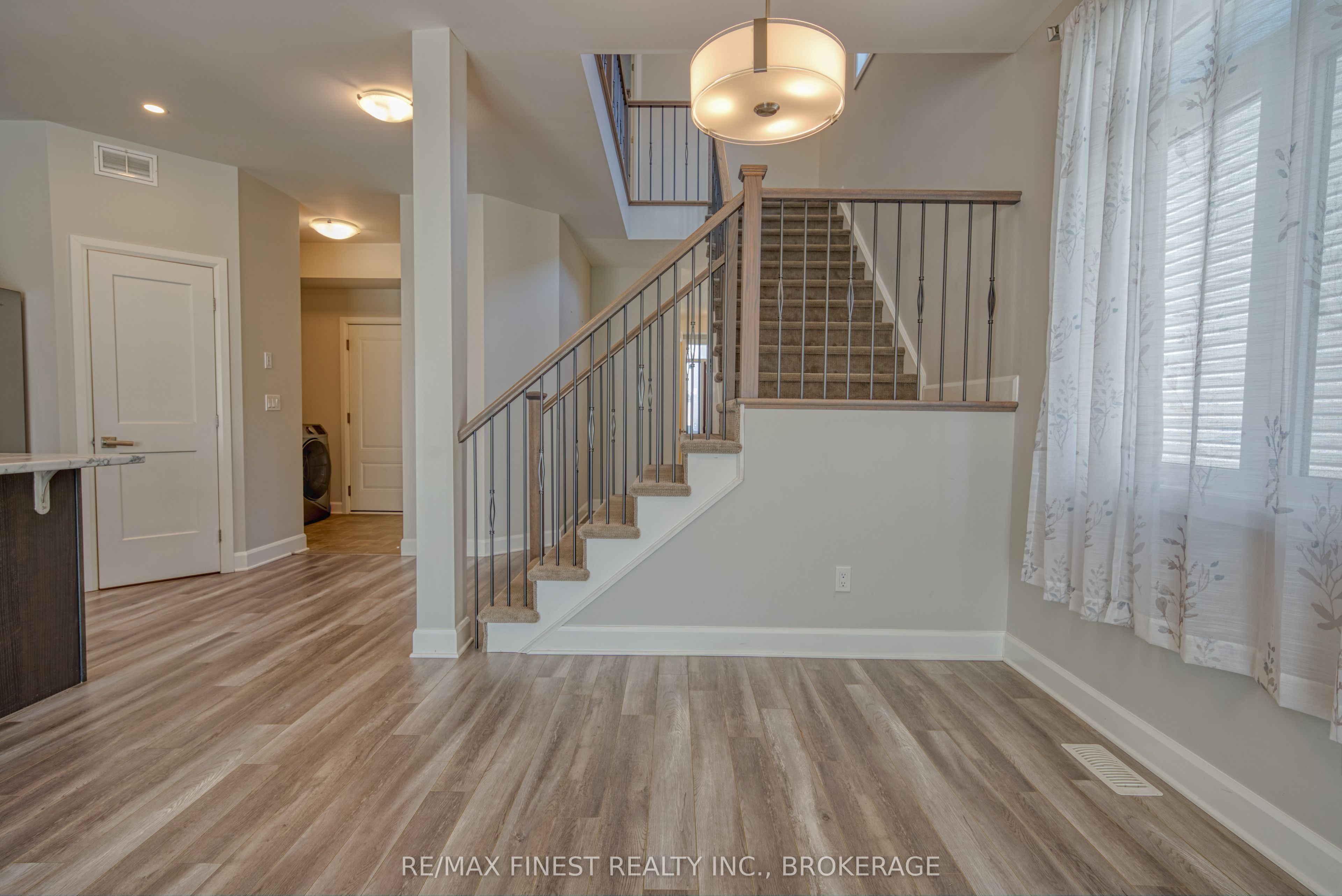 1372 Andersen Drive Property Photo 15