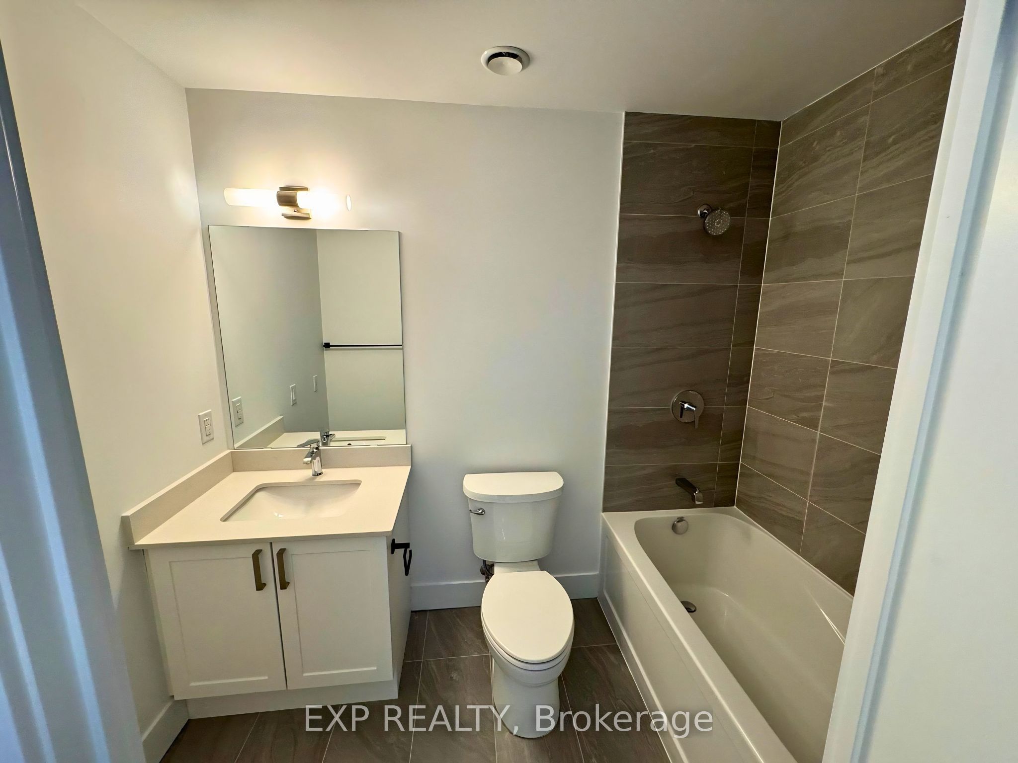 2782 Barton Street E 1019 Property Photo 4