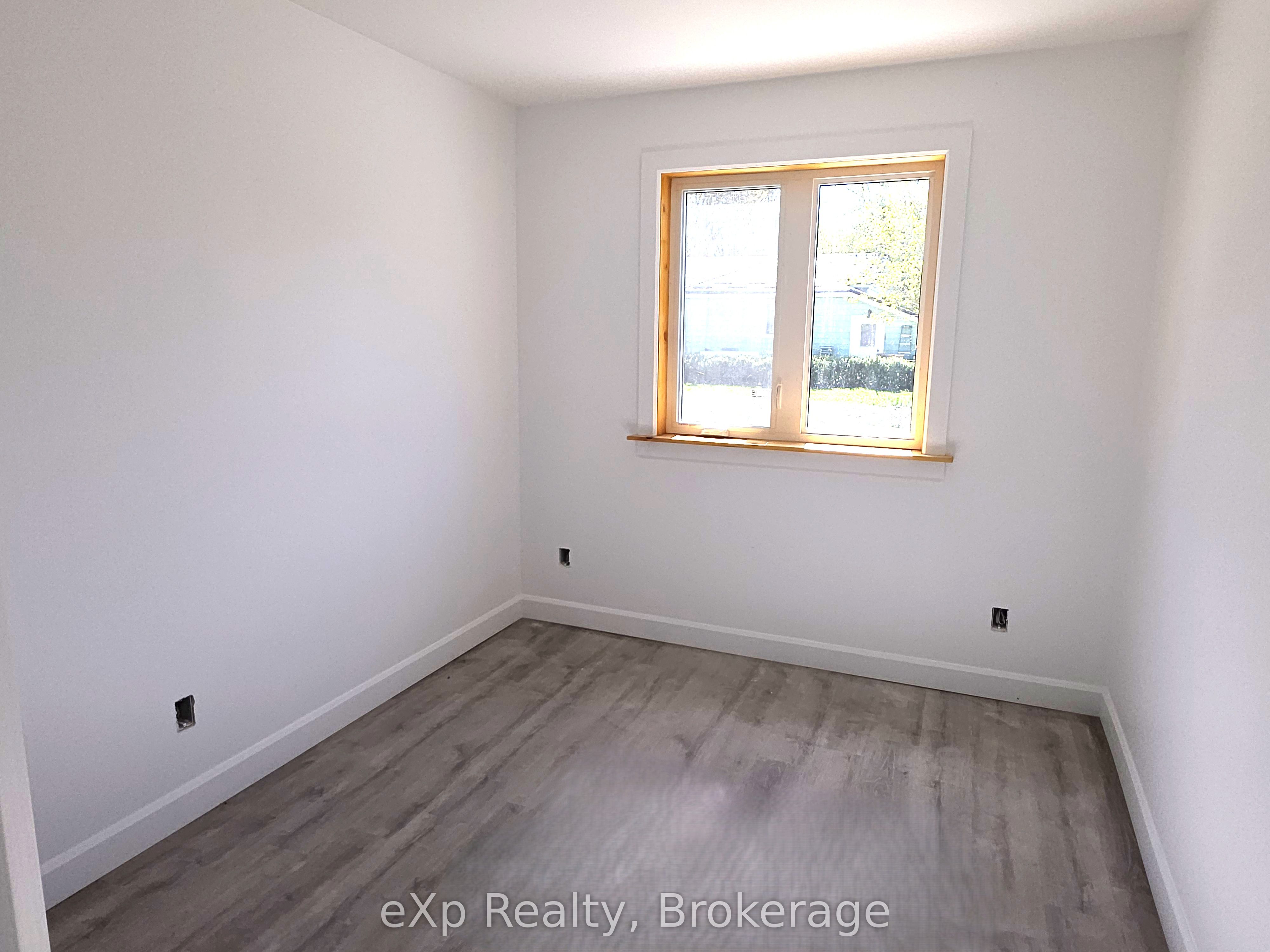 272 12 Concession Main Level Unit Property Photo 6