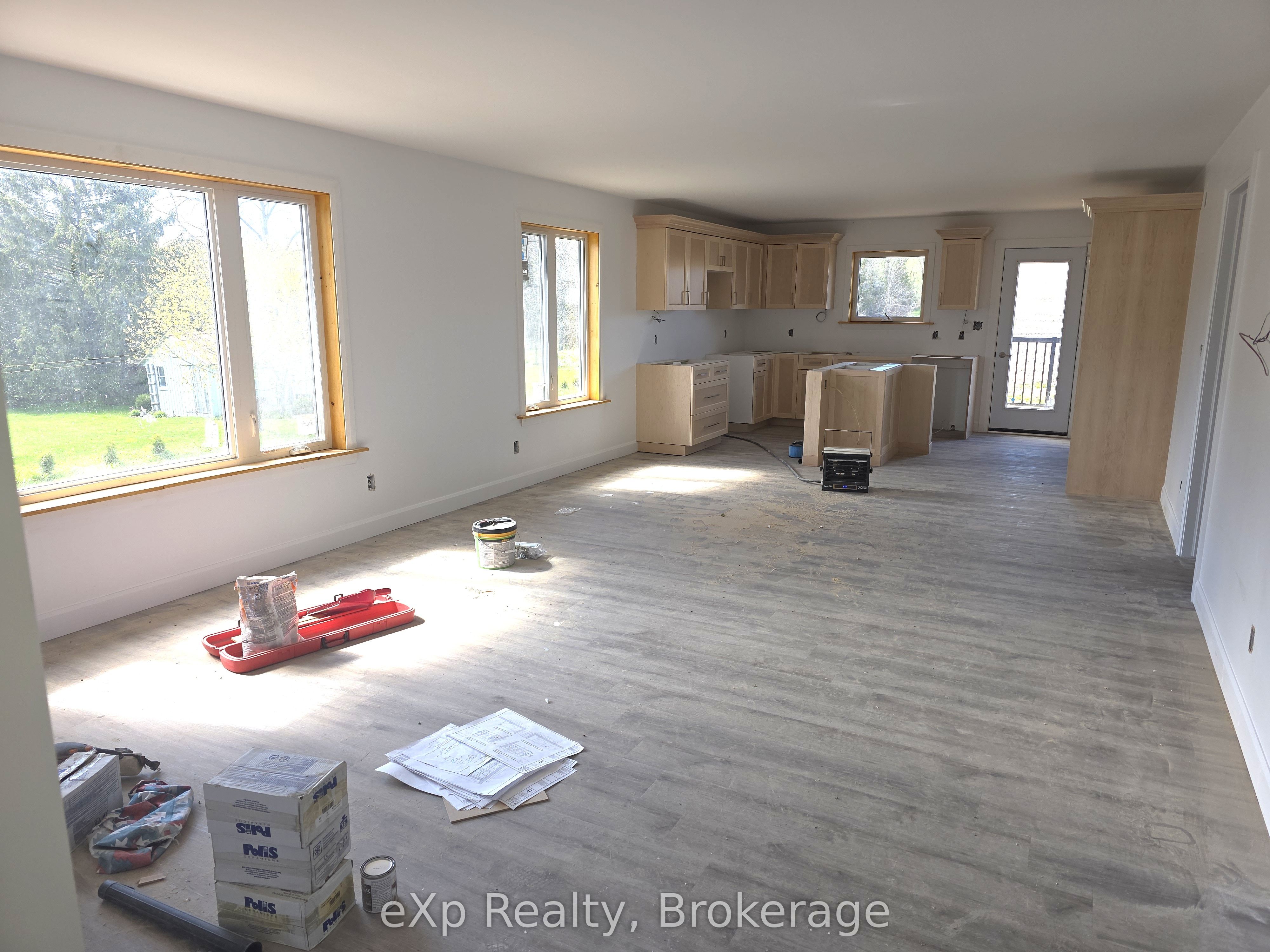 272 12 Concession Main Level Unit Property Photo 7