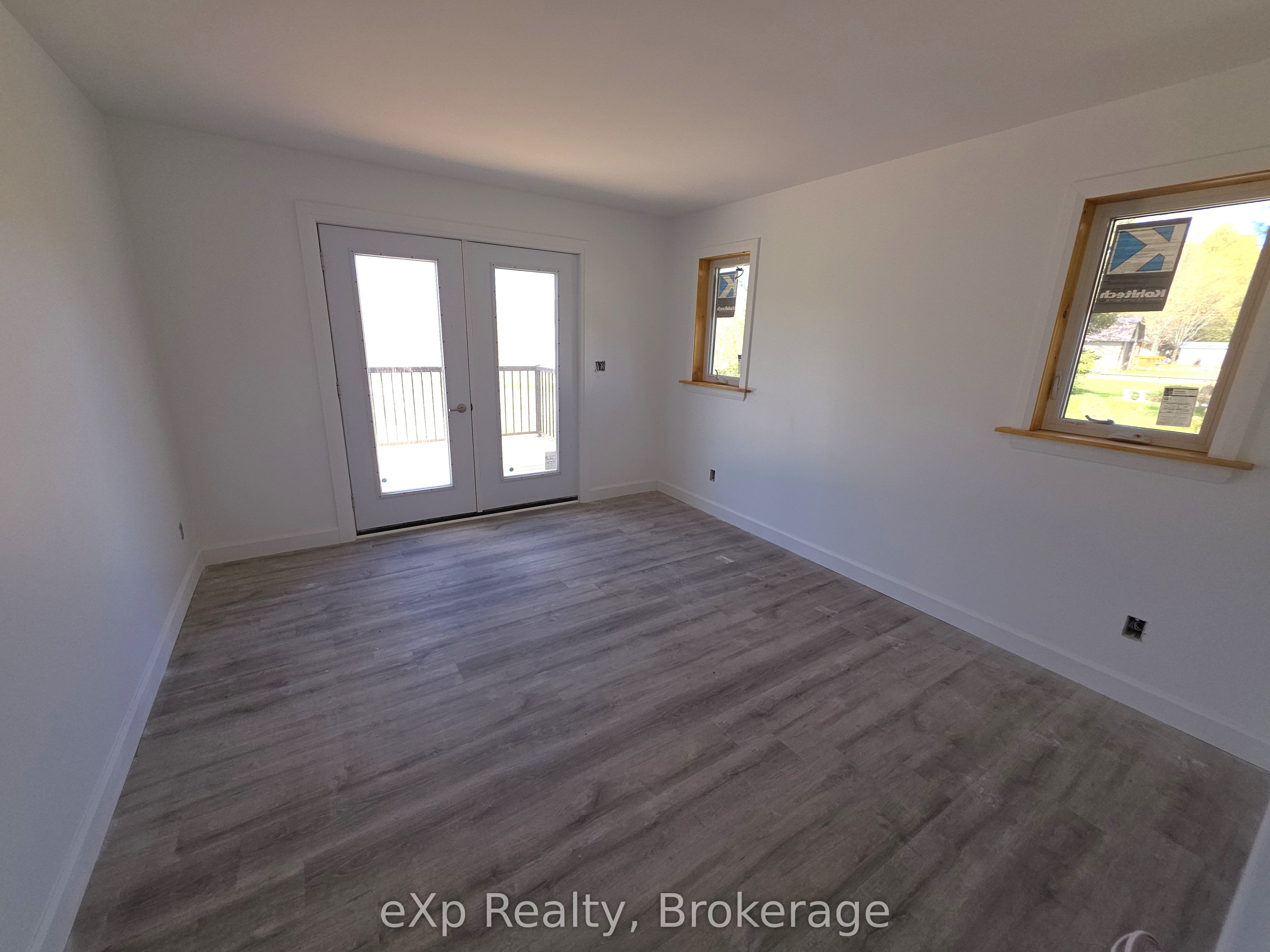 272 12 Concession Main Level Unit Property Photo 9