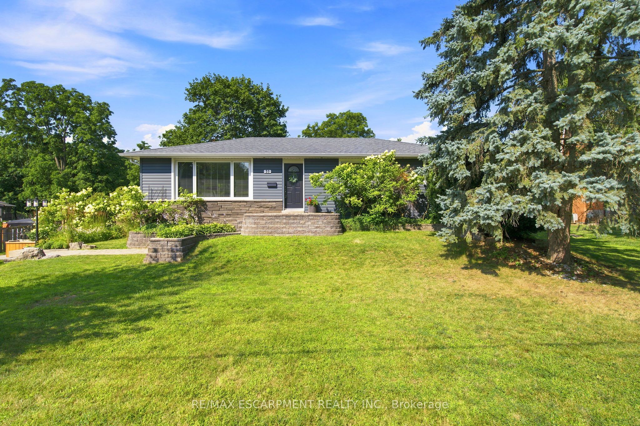 31 Algonquin Avenue Property Photo 1
