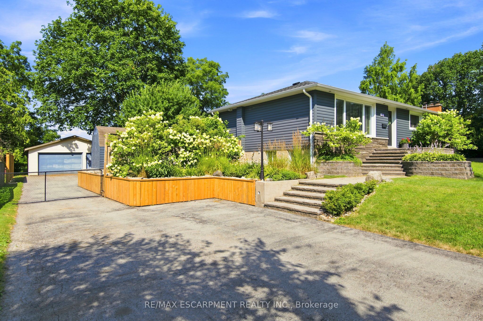 31 Algonquin Avenue Property Photo 2