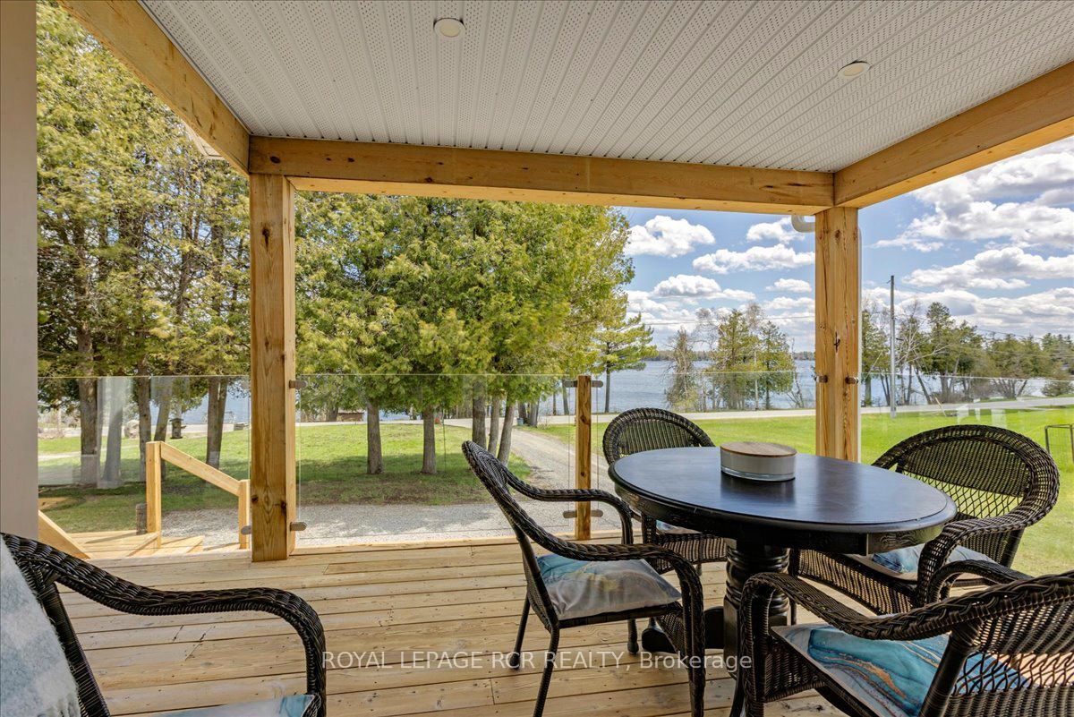 1093 North Bay Drive Property Photo 2