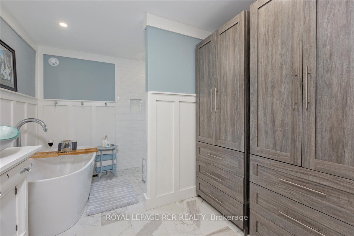 1093 North Bay Drive Property Photo 24