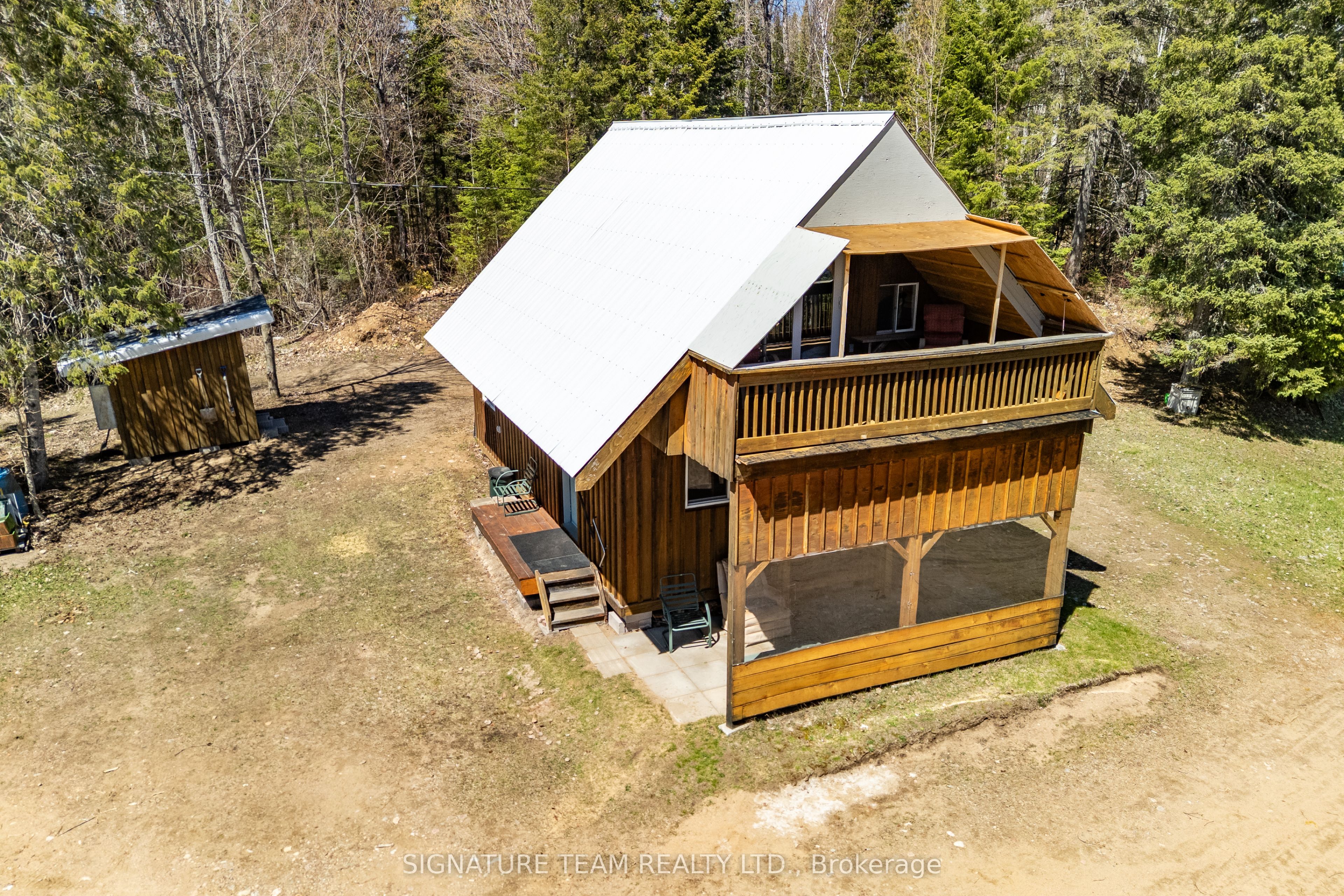 527 B Lorwell Lake Drive Property Photo 1