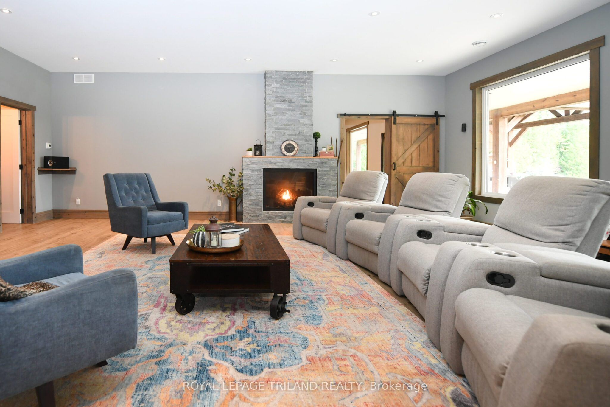 7264 Ridge Road Property Photo 10