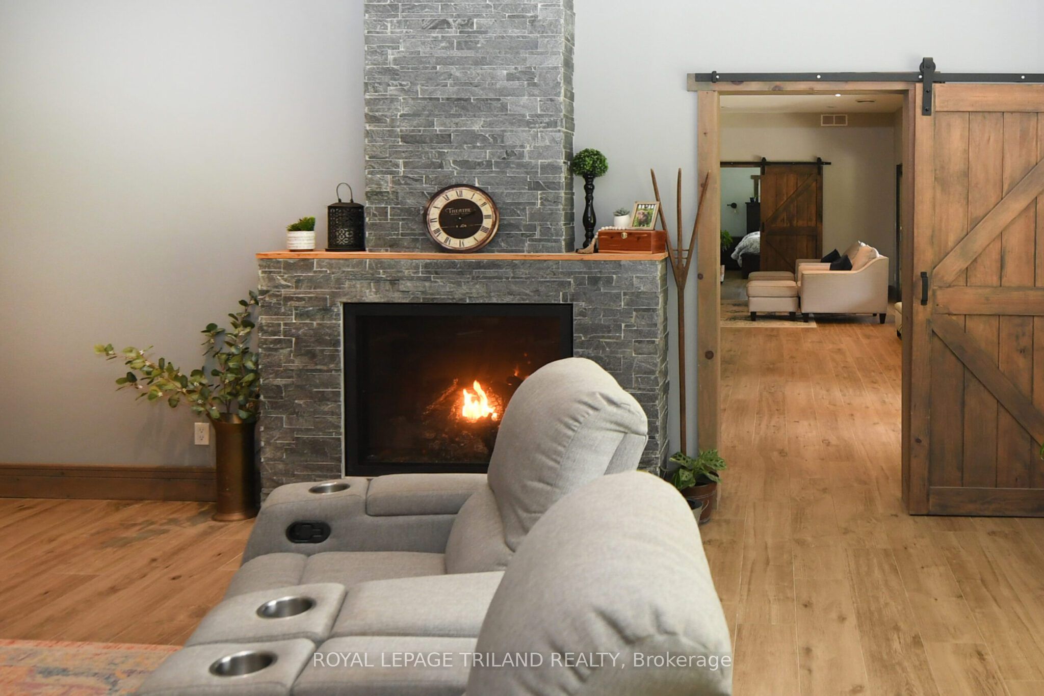 7264 Ridge Road Property Photo 11