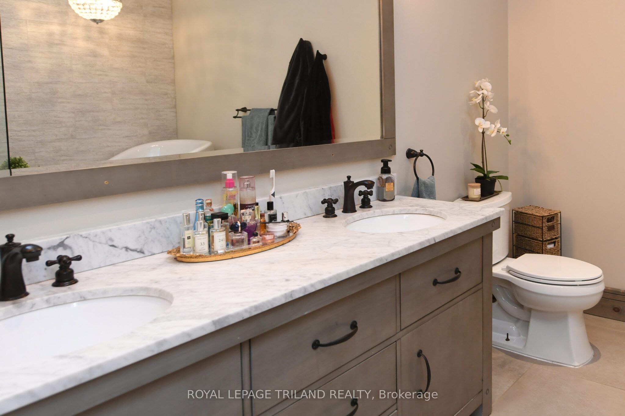 7264 Ridge Road Property Photo 23