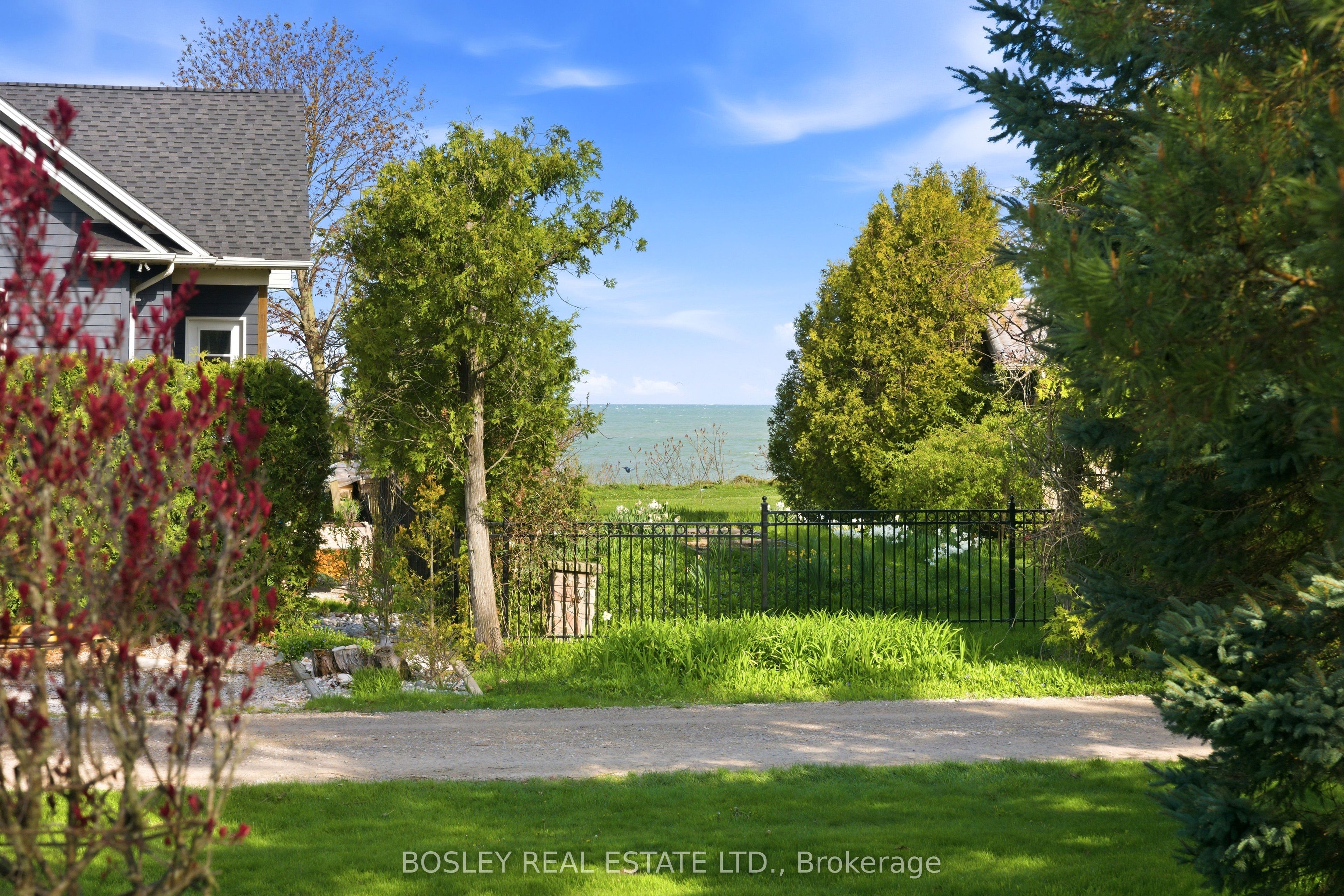 71738 Old Cedarbank Lane Property Photo 3