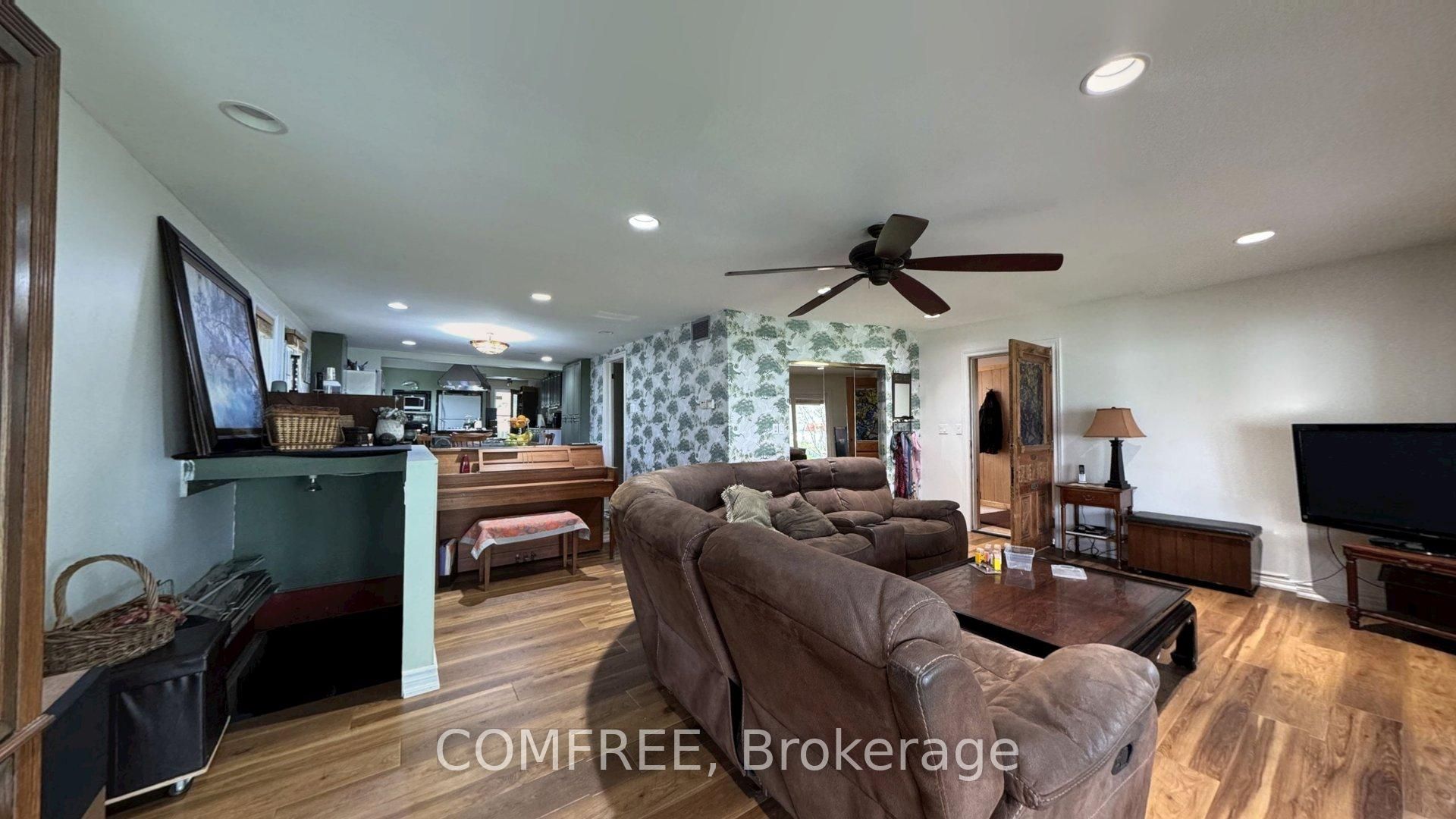 2122 Old Front Road Property Photo 6