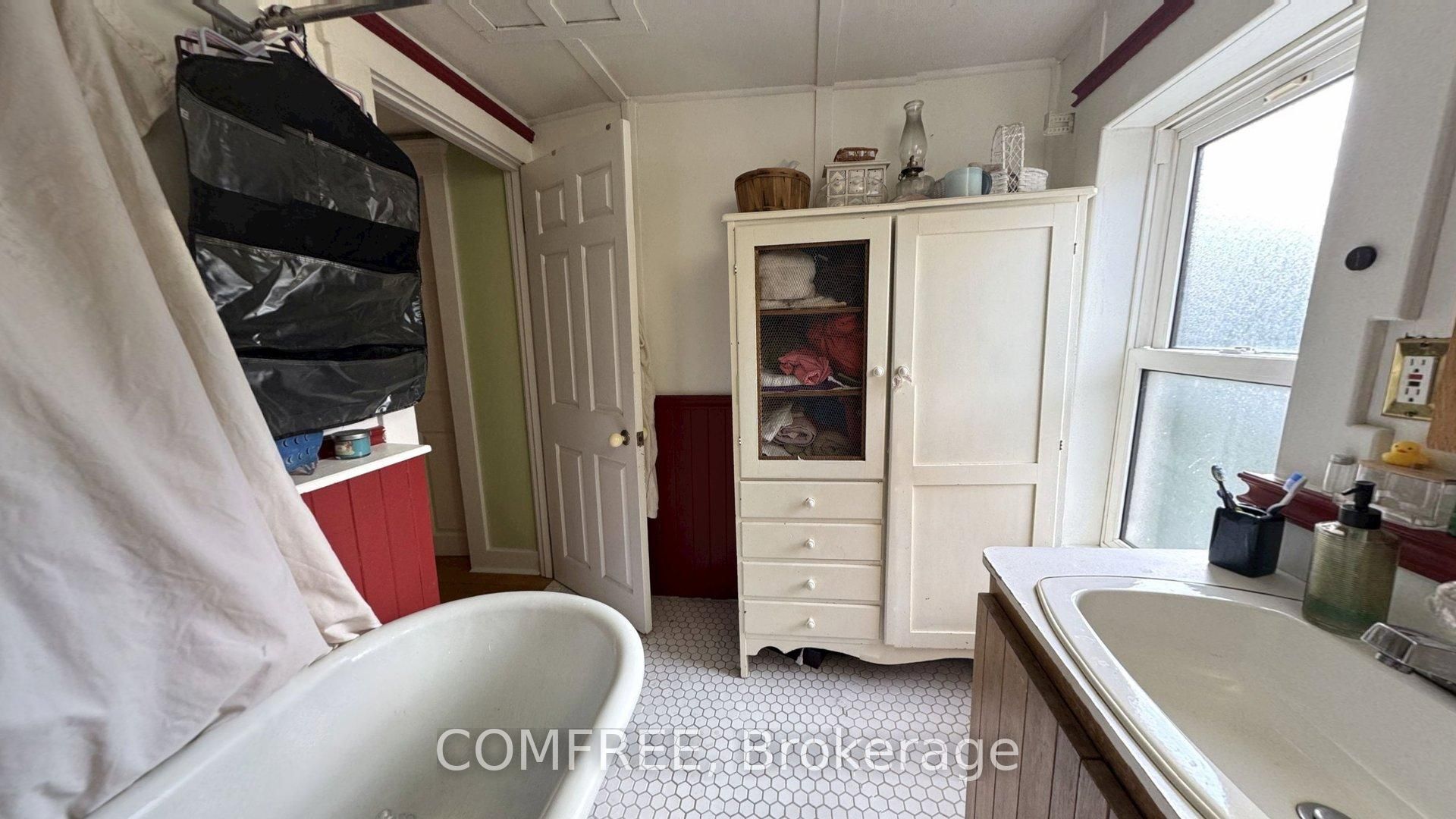 2122 Old Front Road Property Photo 23