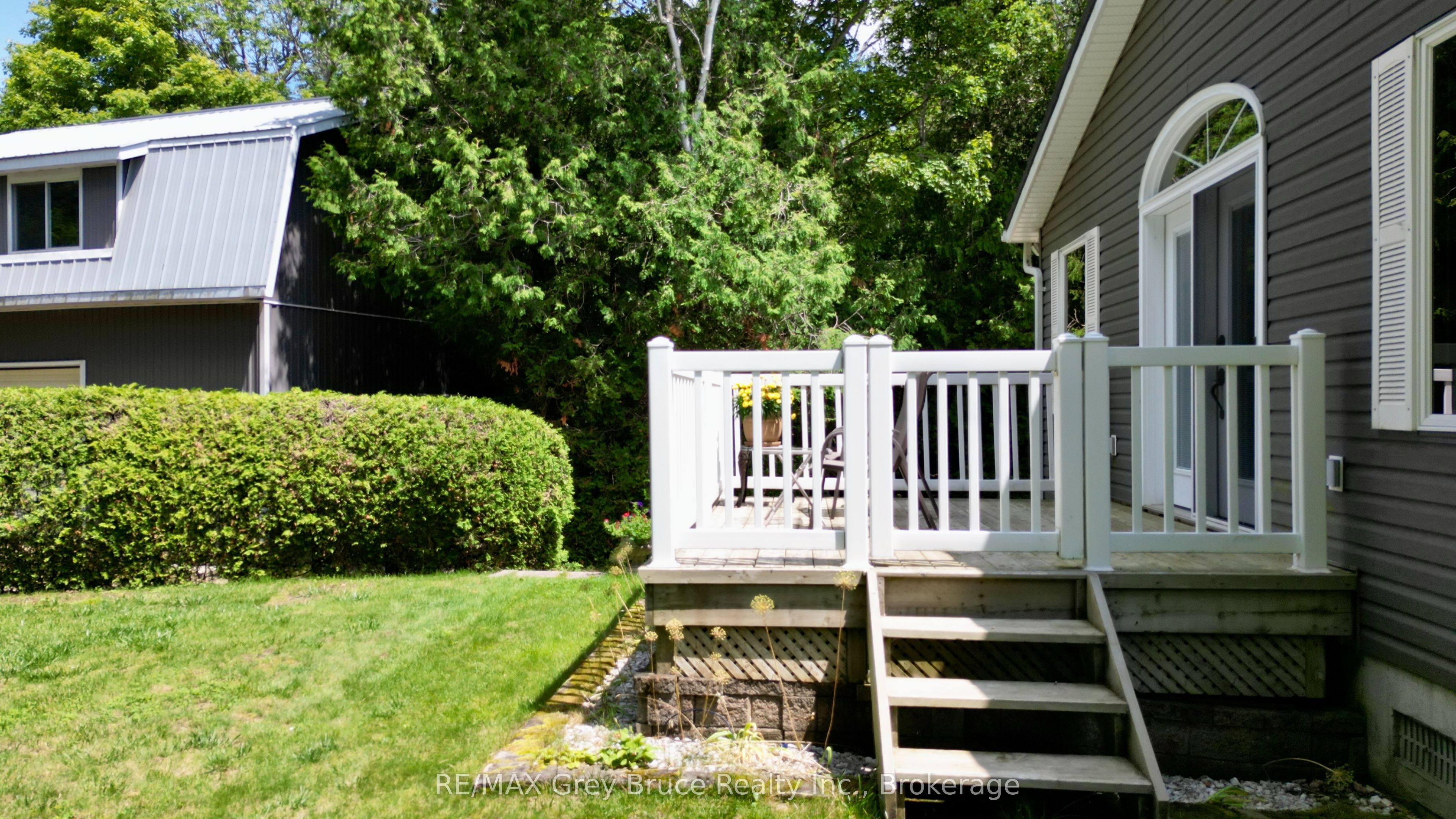340 Barney's Boulevard Property Photo 7