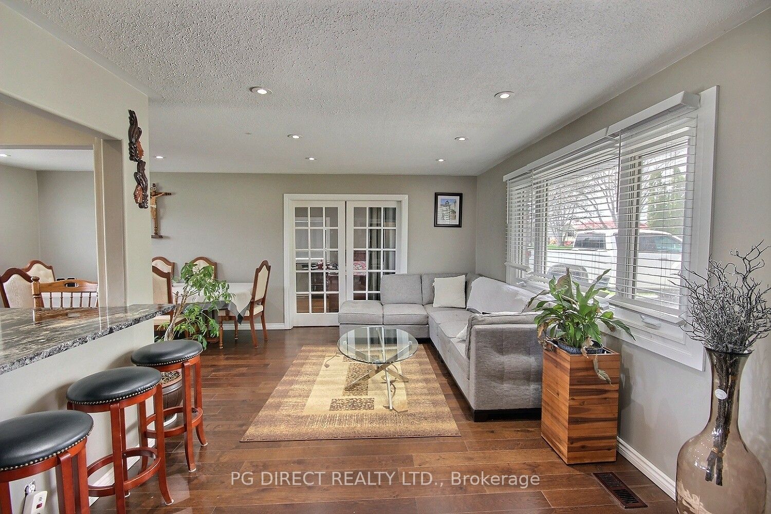 20 Old Stone Road Property Photo 4