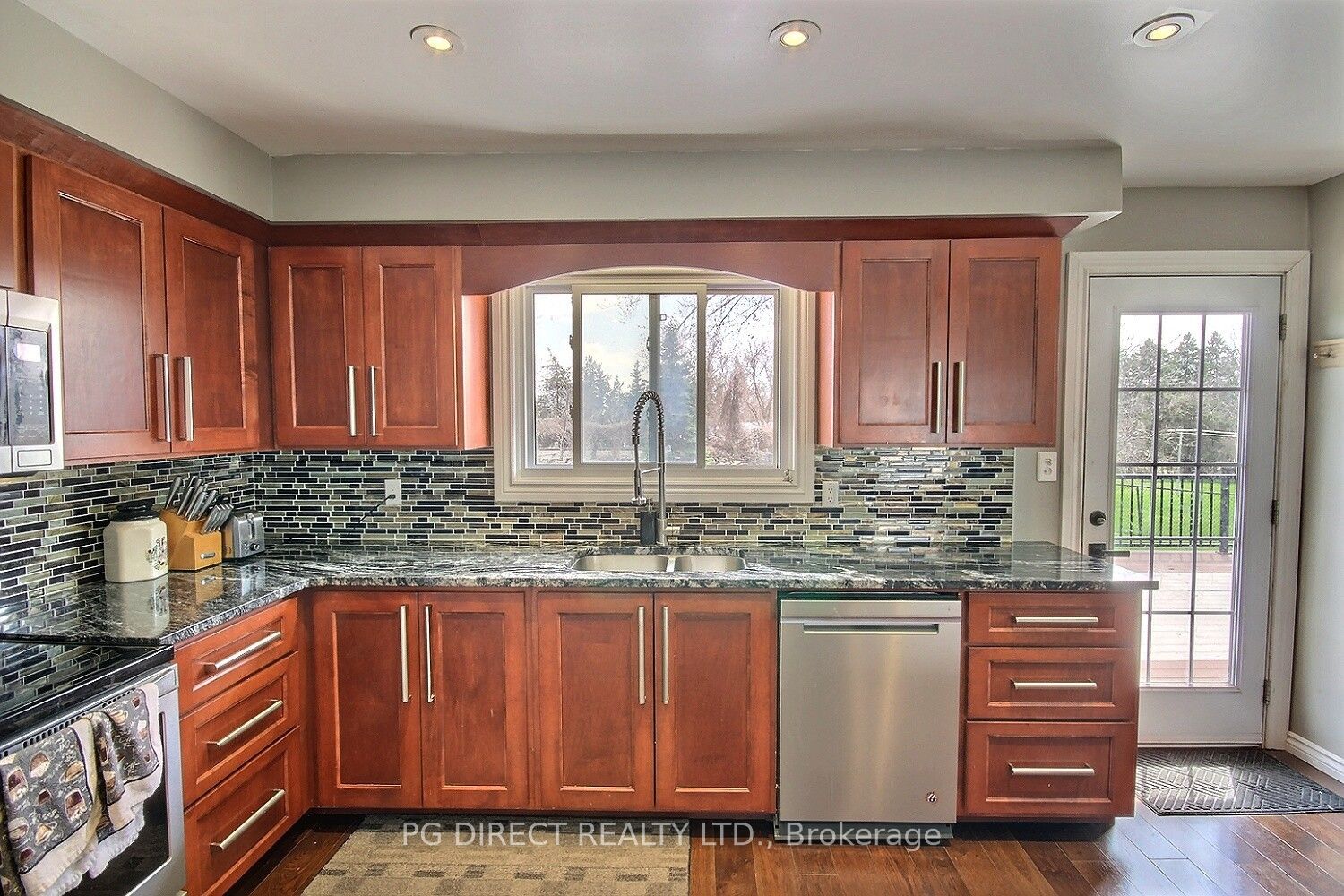 20 Old Stone Road Property Photo 8