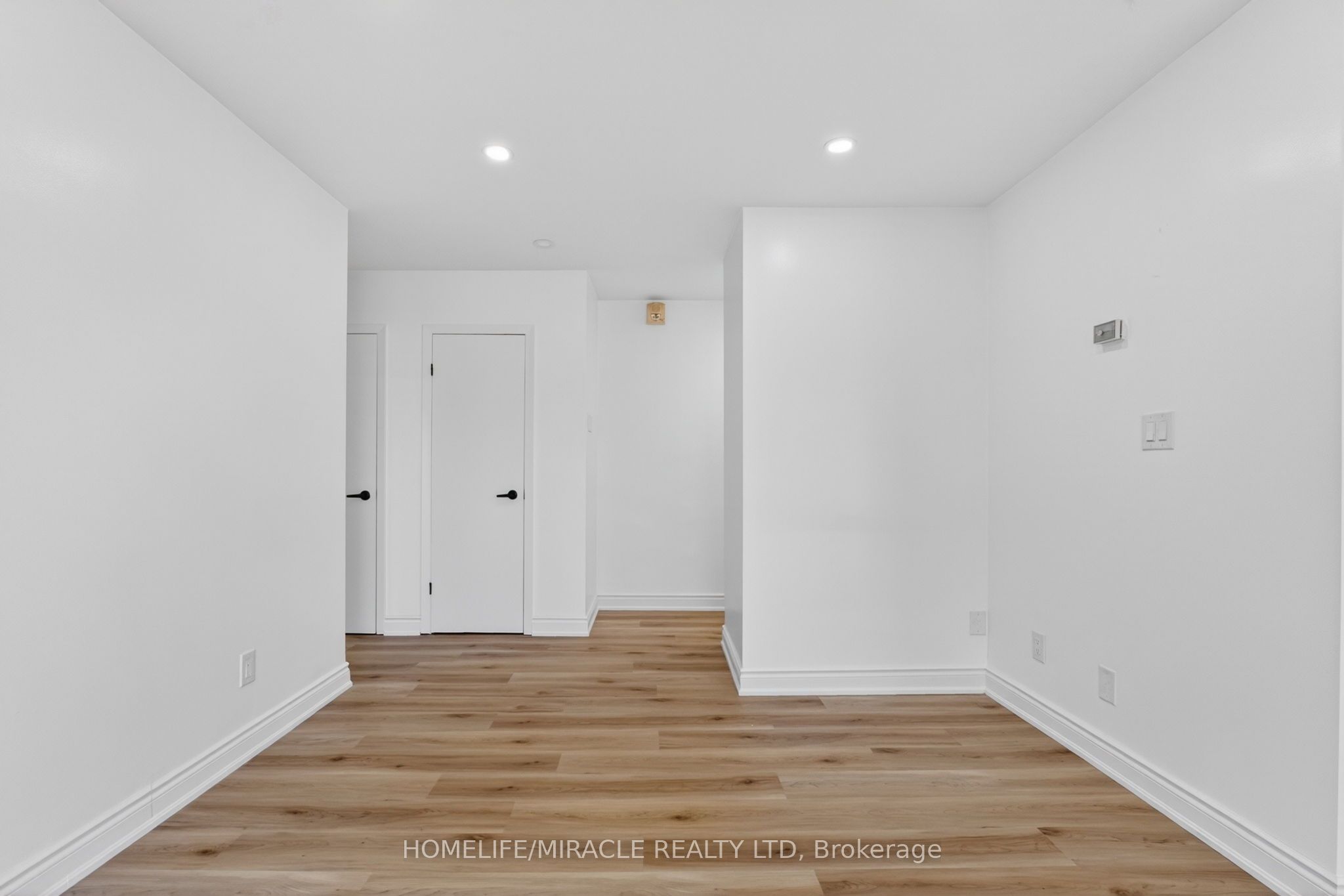 456 Carlton Street 5 Property Photo 15