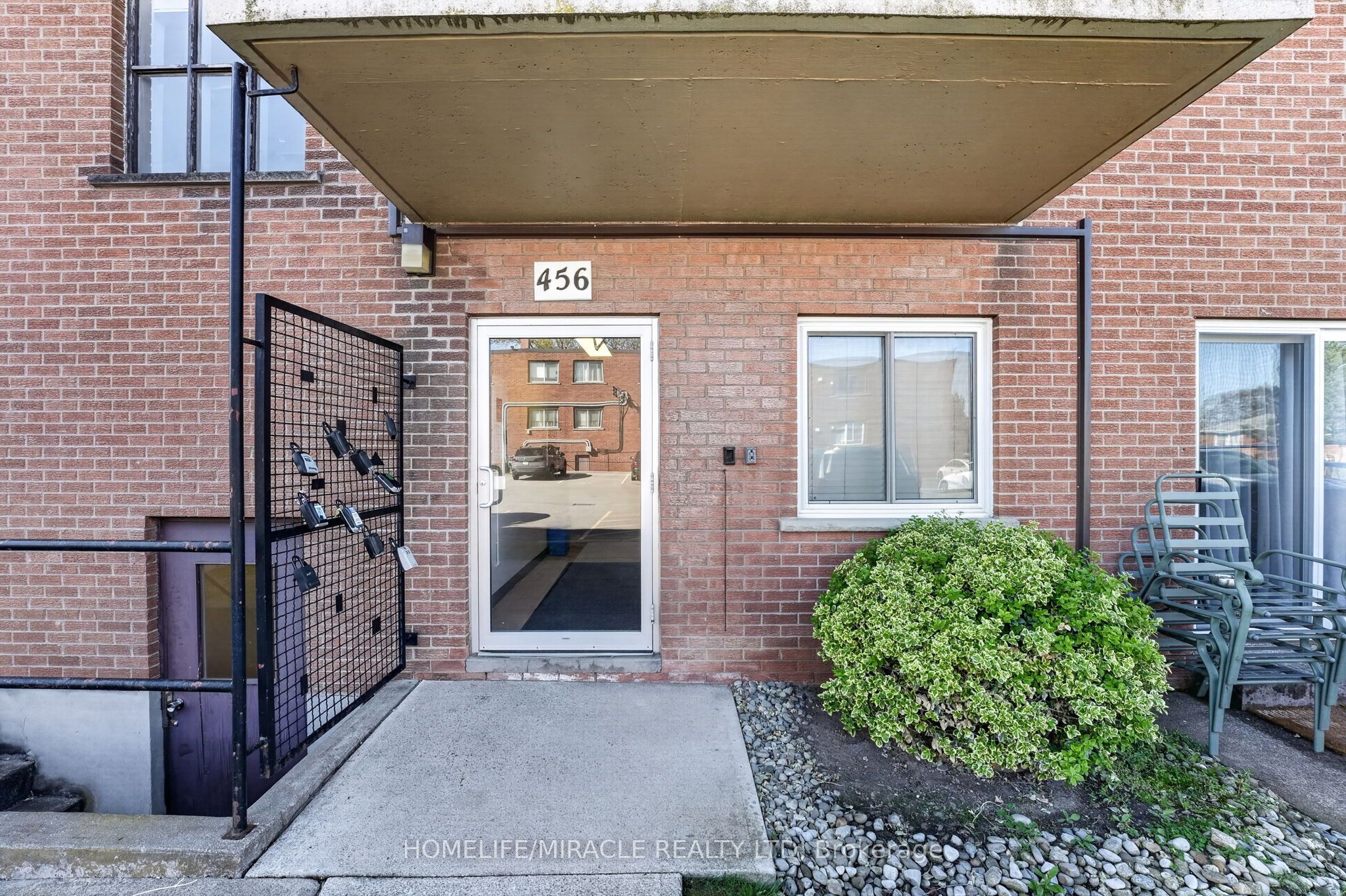 456 Carlton Street 5 Property Photo 20