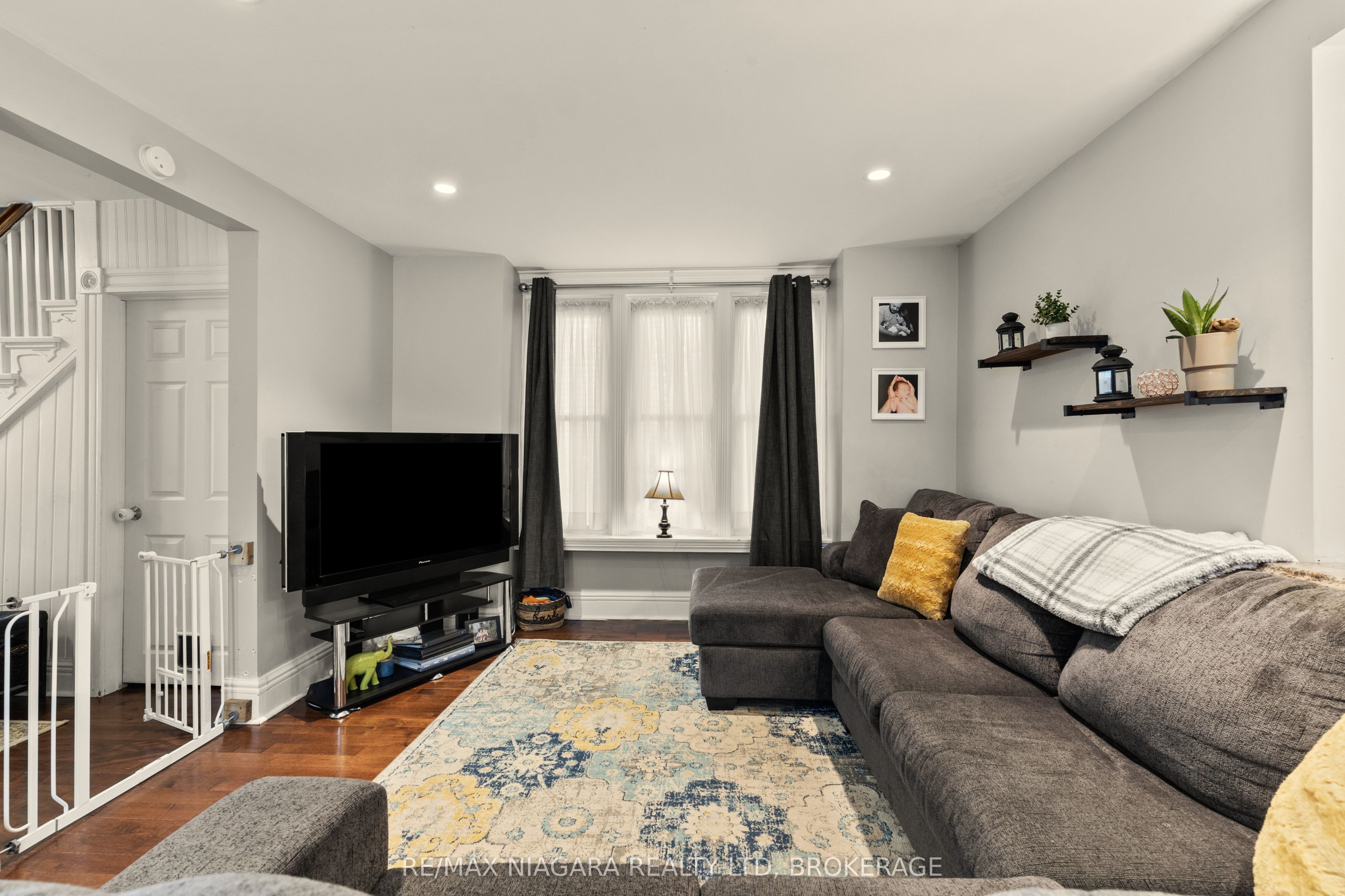 85 Maple Street Property Photo 8