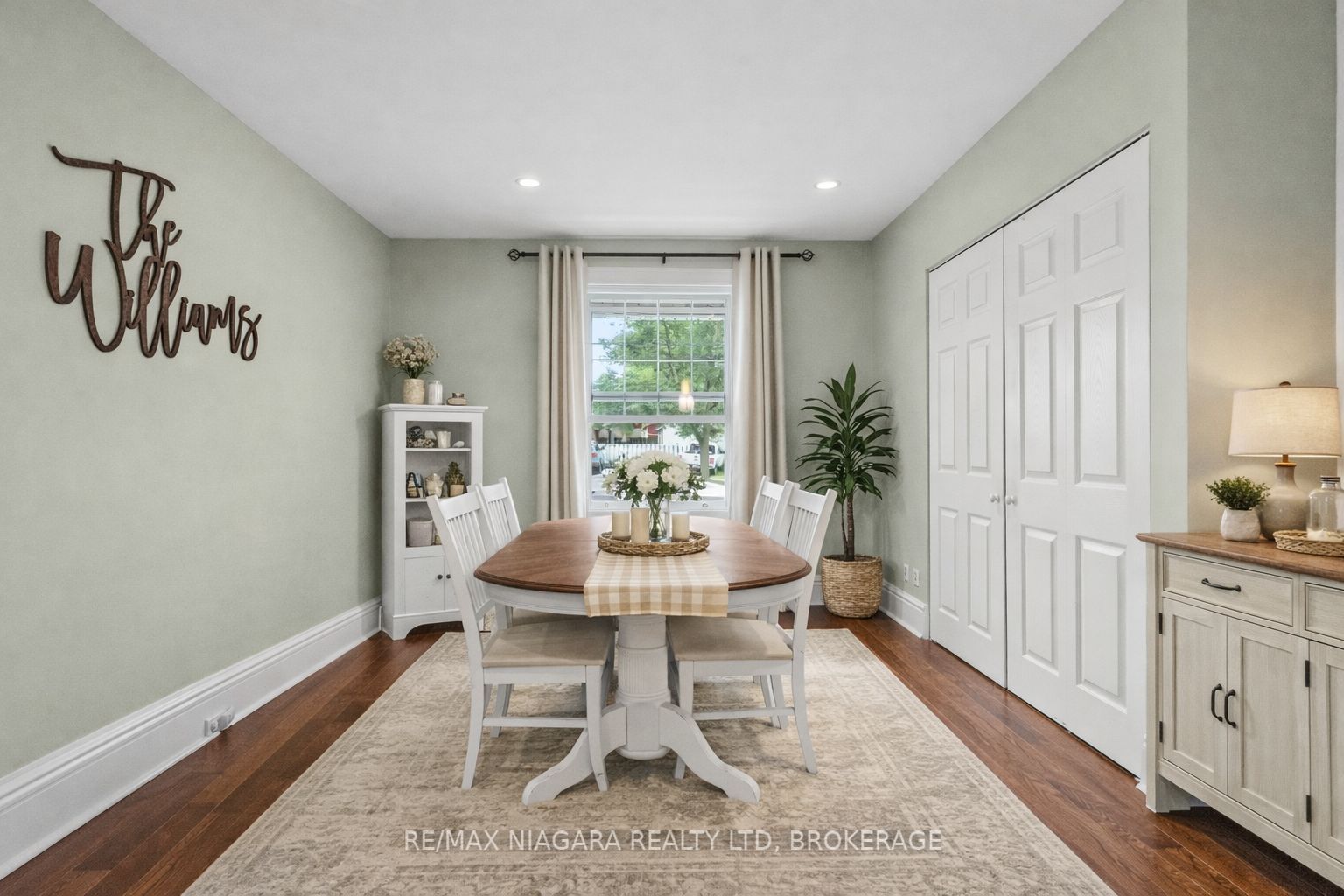 85 Maple Street Property Photo 10