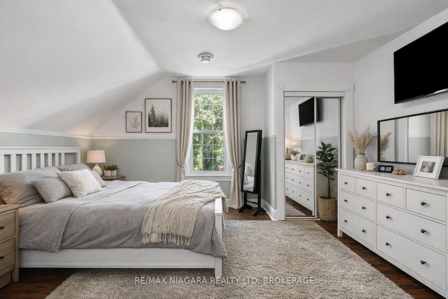 85 Maple Street Property Photo 16