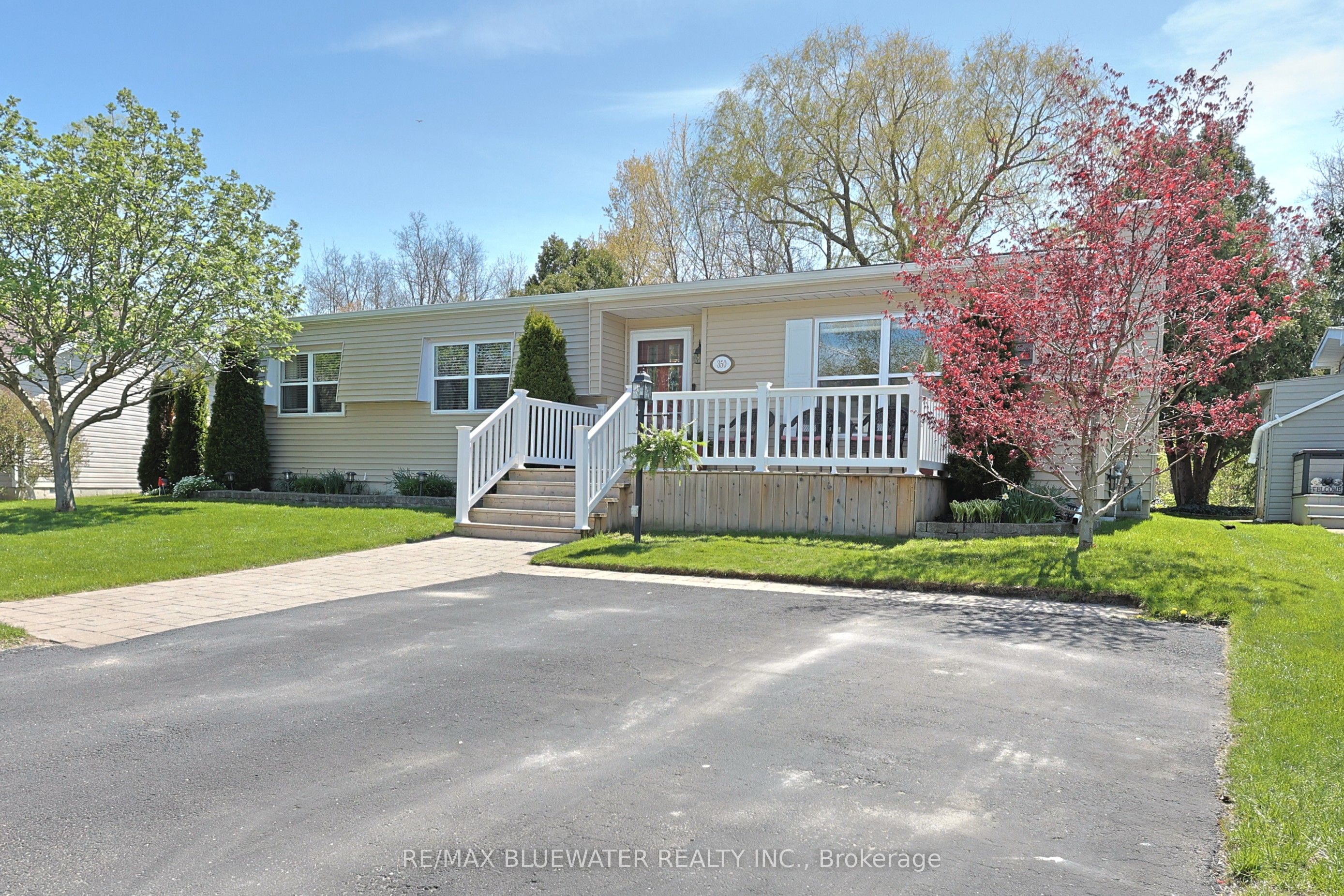 350 Shannon Boulevard Property Photo 1