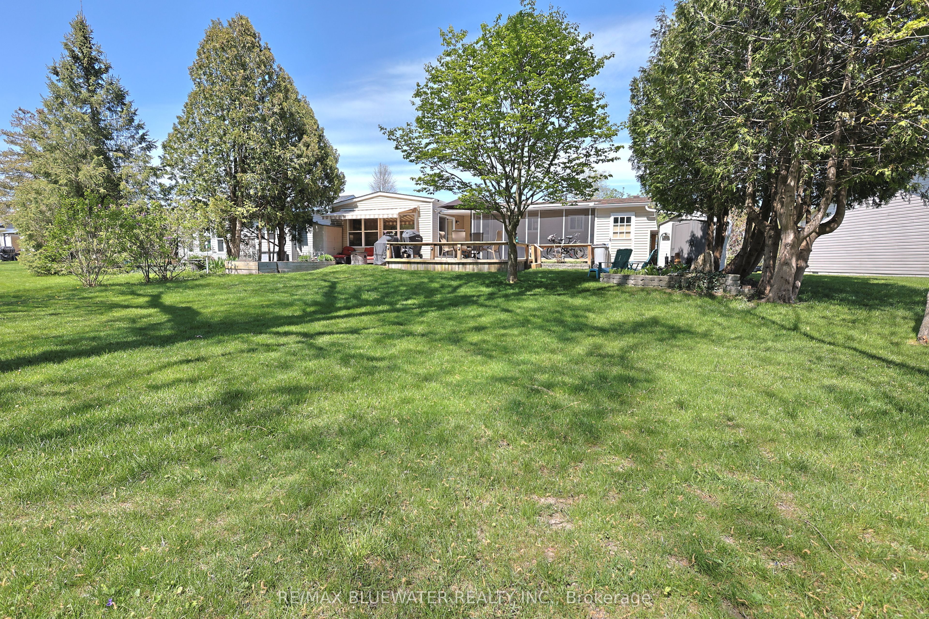 350 Shannon Boulevard Property Photo 3