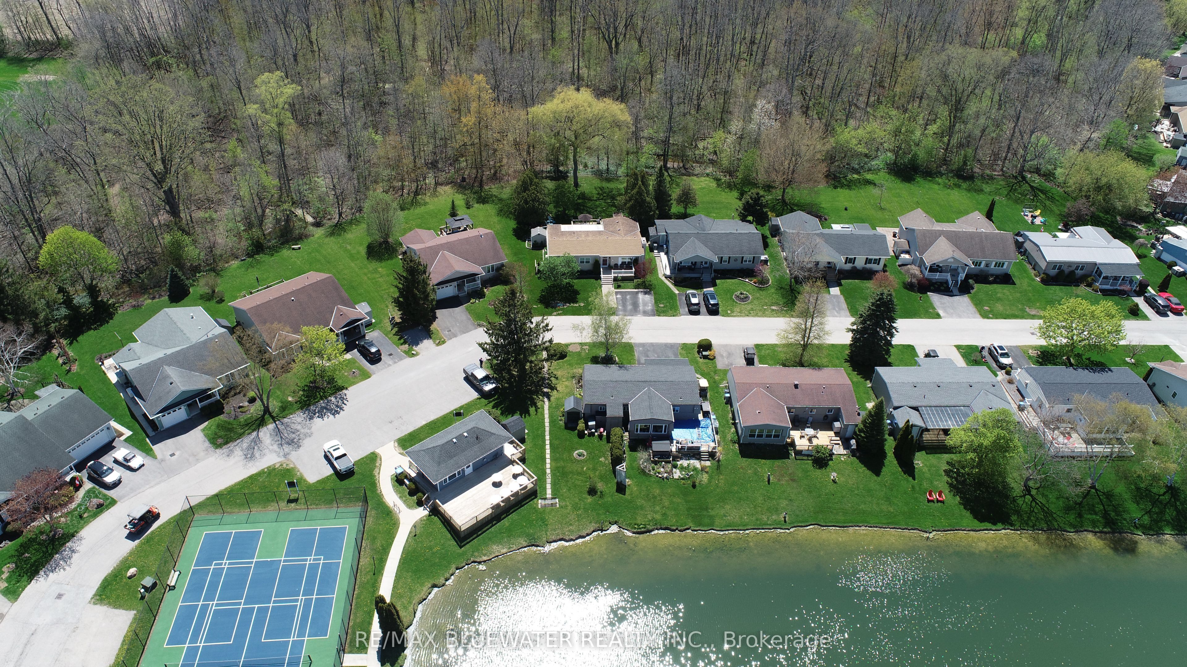 350 Shannon Boulevard Property Photo 6