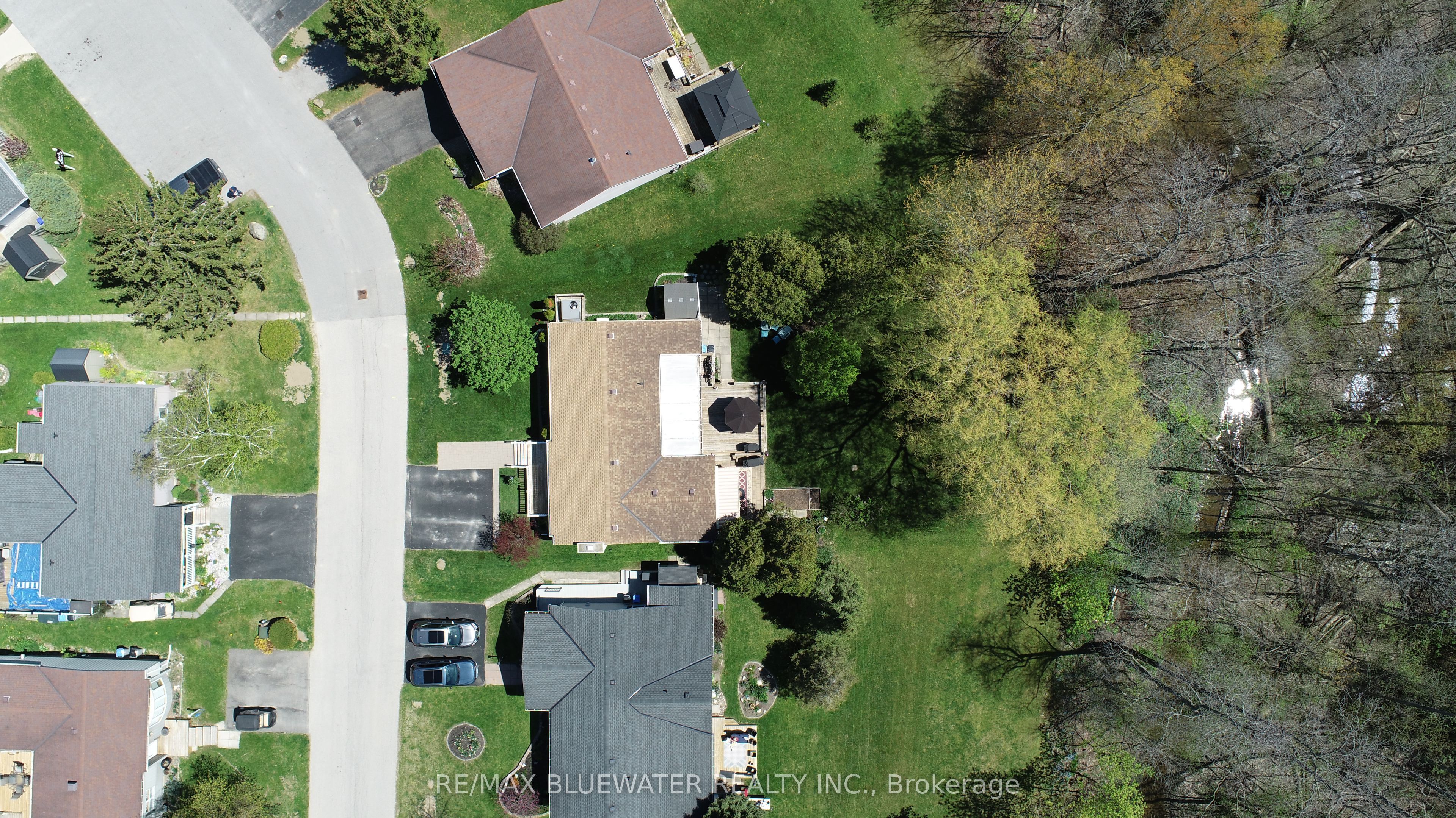 350 Shannon Boulevard Property Photo 7