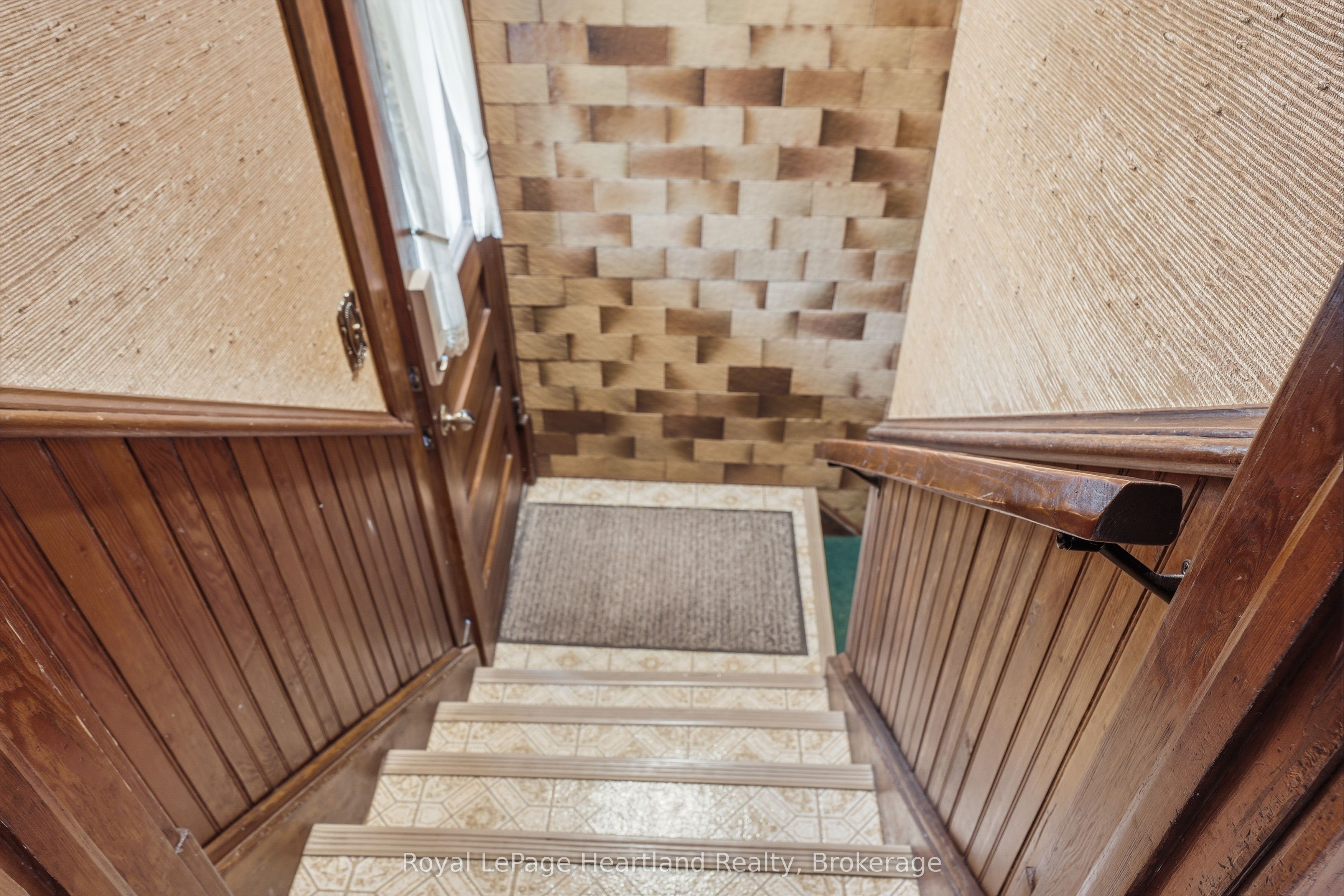 138 St. David Street Property Photo 3