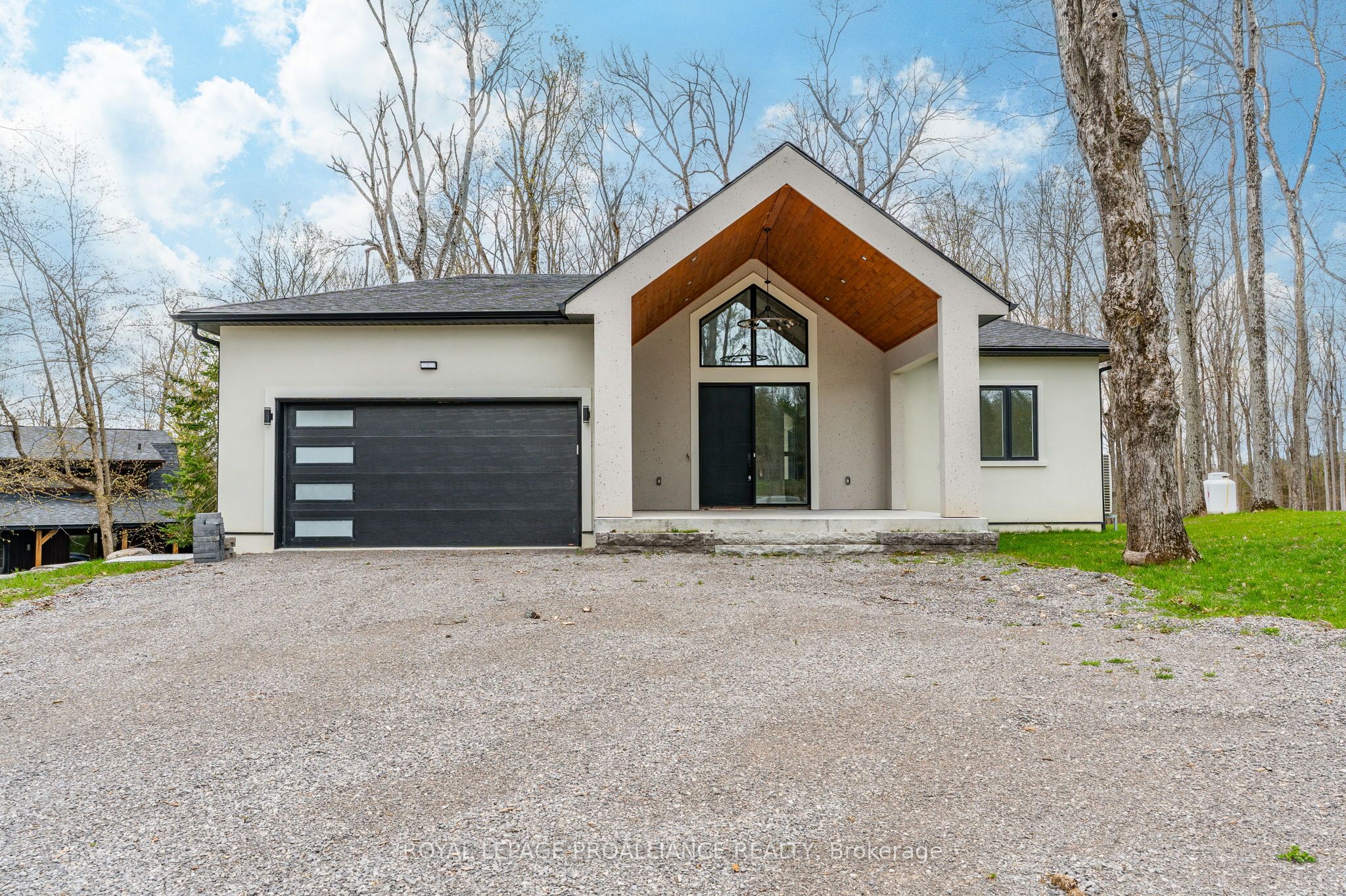 160 Sumcot Drive Property Photo 3
