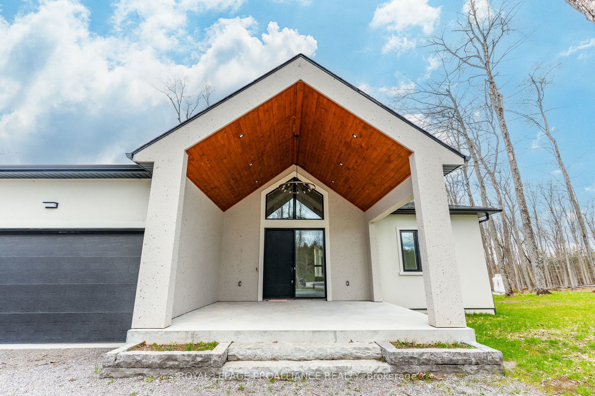 160 Sumcot Drive Property Photo 4