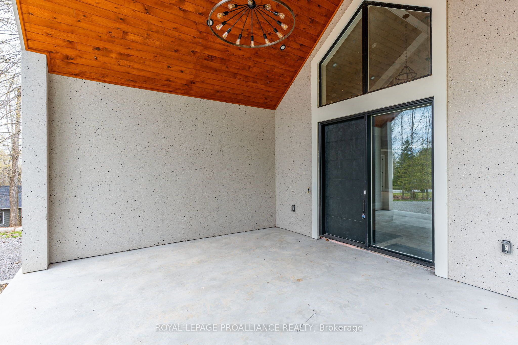 160 Sumcot Drive Property Photo 6